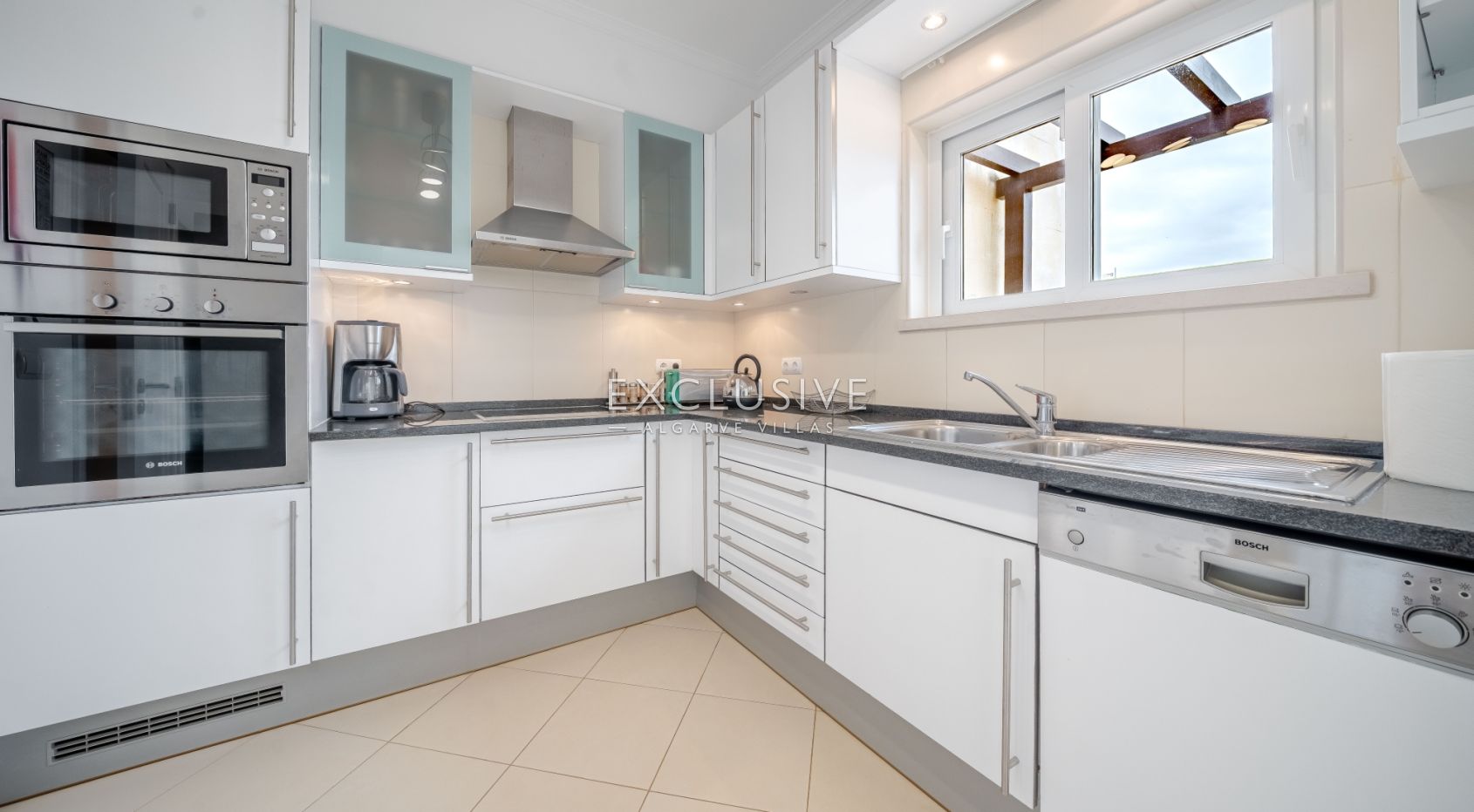 Schöne 2-Zimmer-Wohnung mit Meerblick in Vilamoura
