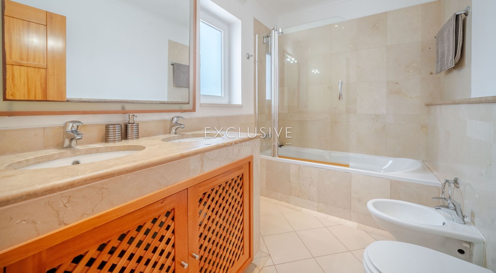Schöne 2-Zimmer-Wohnung mit Meerblick in Vilamoura