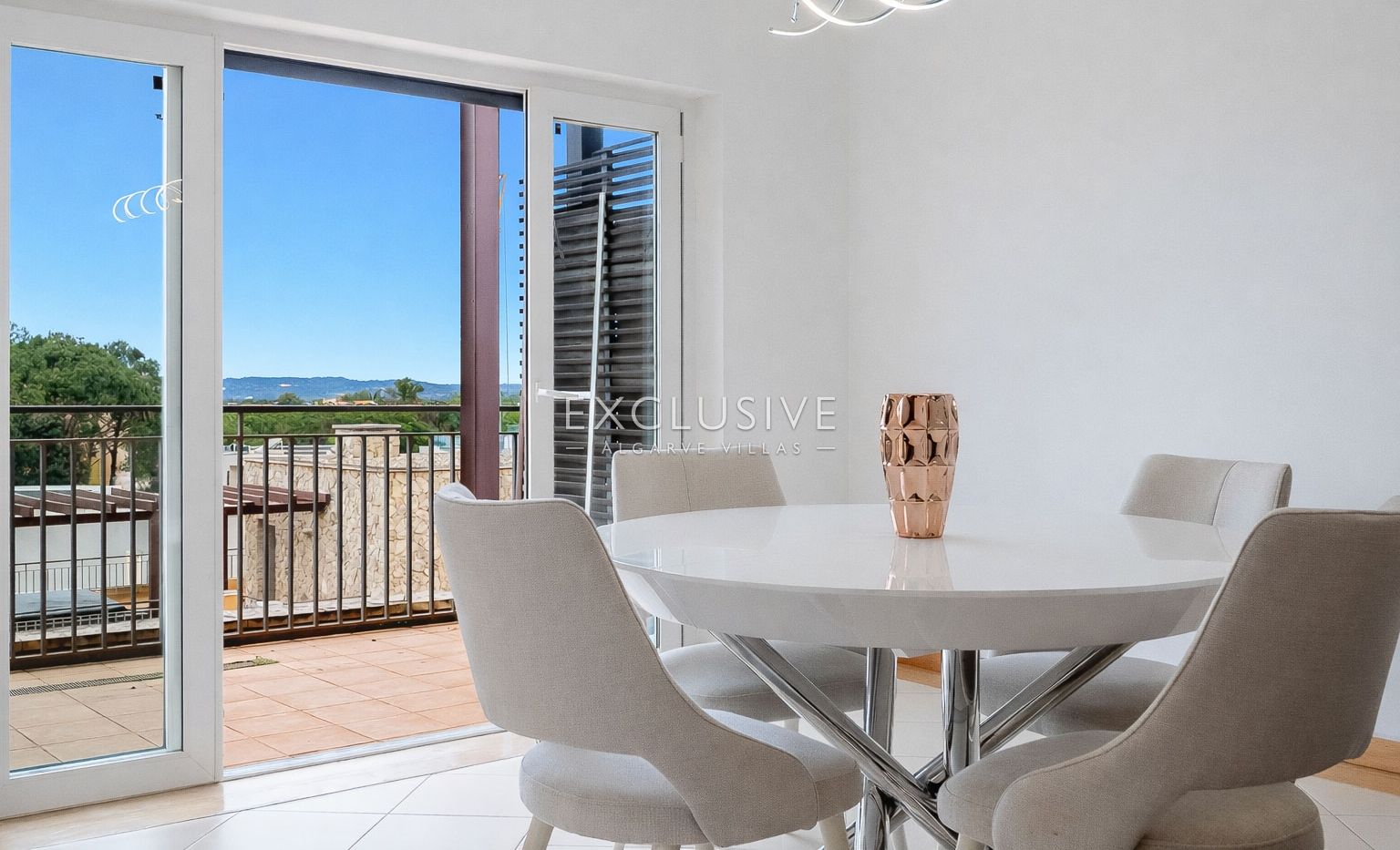 Schöne 2-Zimmer-Wohnung mit Meerblick in Vilamoura