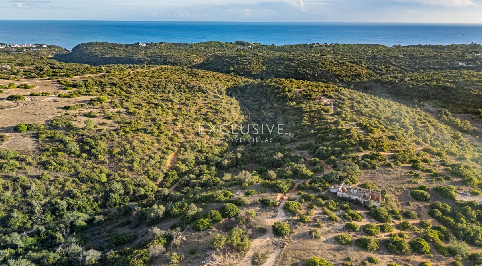 Großes Grundstück in Porches mit Ruine, Algarve