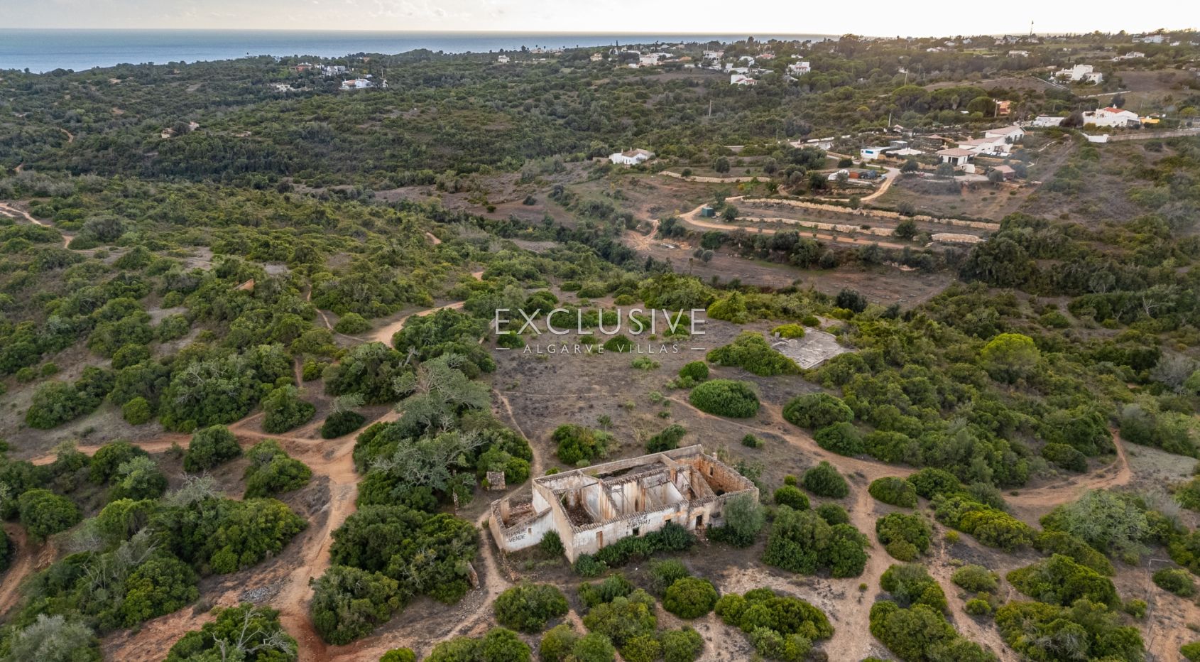 Großes Grundstück in Porches mit Ruine, Algarve