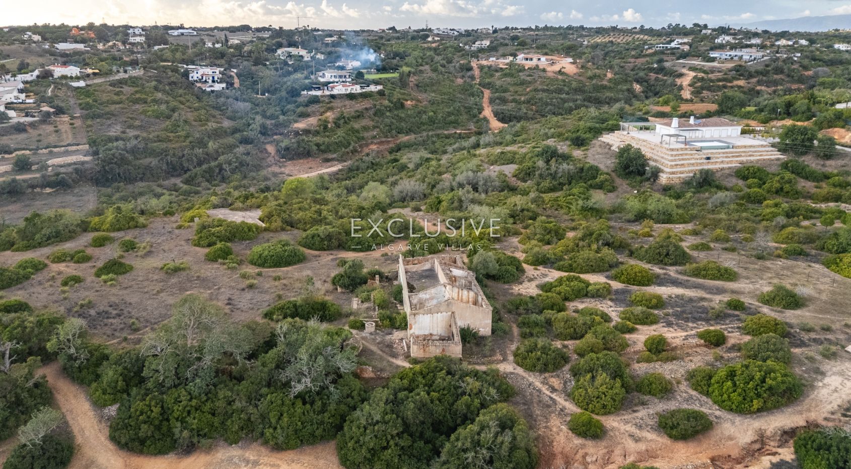 Großes Grundstück in Porches mit Ruine, Algarve