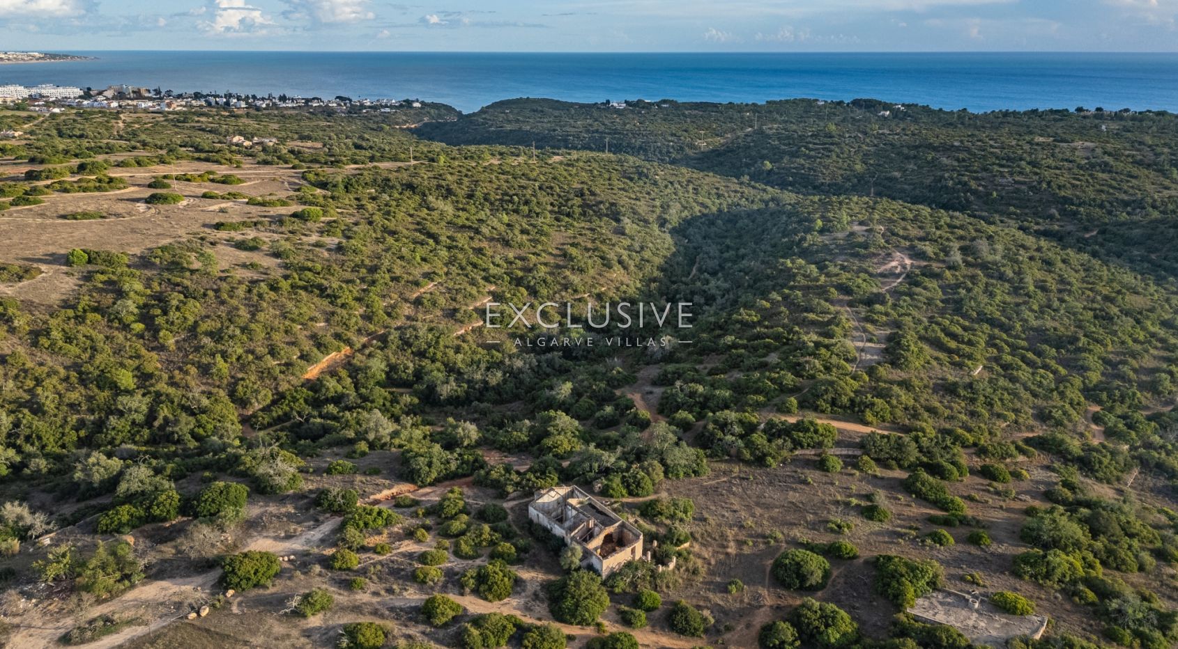 Großes Grundstück in Porches mit Ruine, Algarve