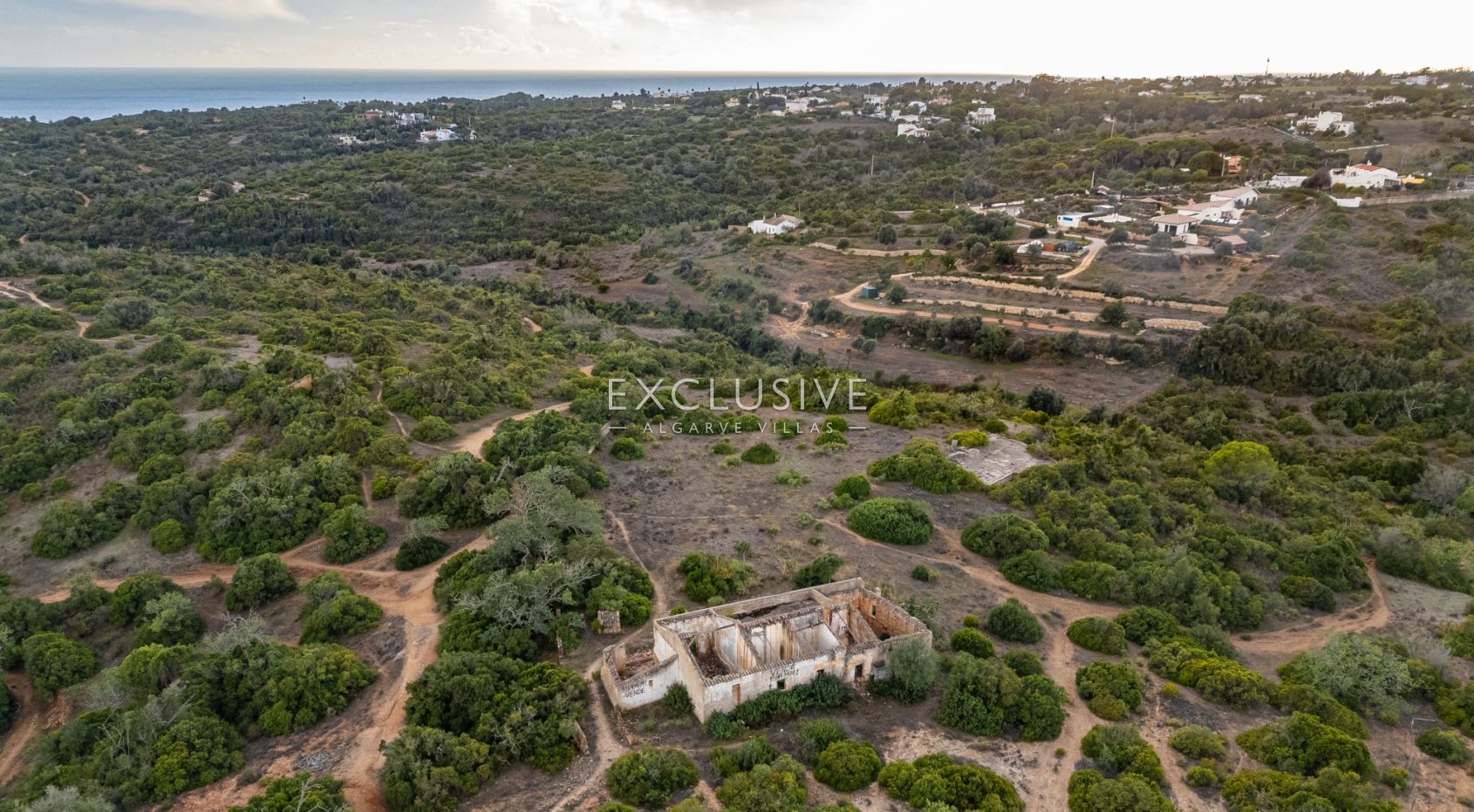 Großes Grundstück in Porches mit Ruine, Algarve