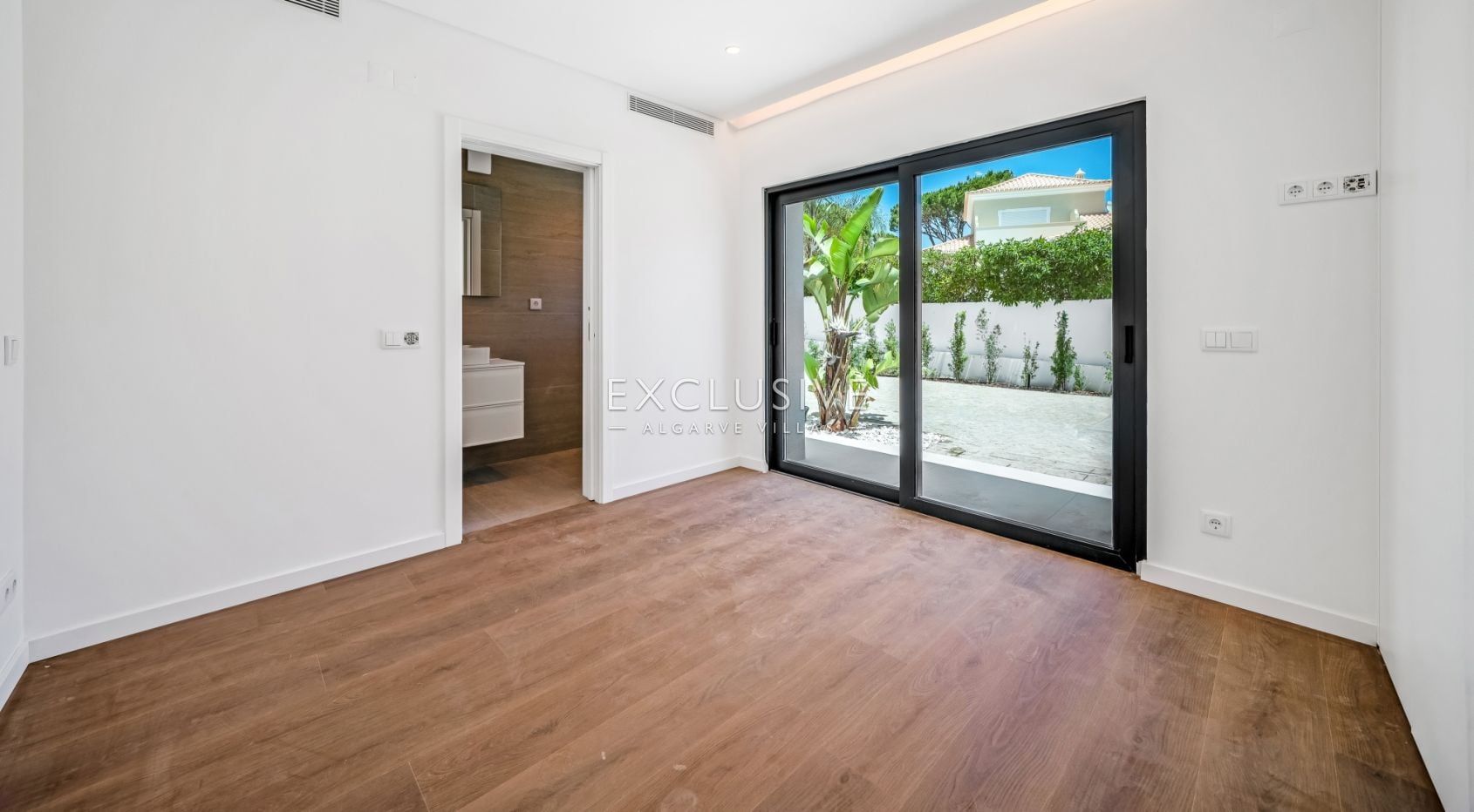 4-Bedroom Luxury Villa - Fully Renovated in Vilamoura