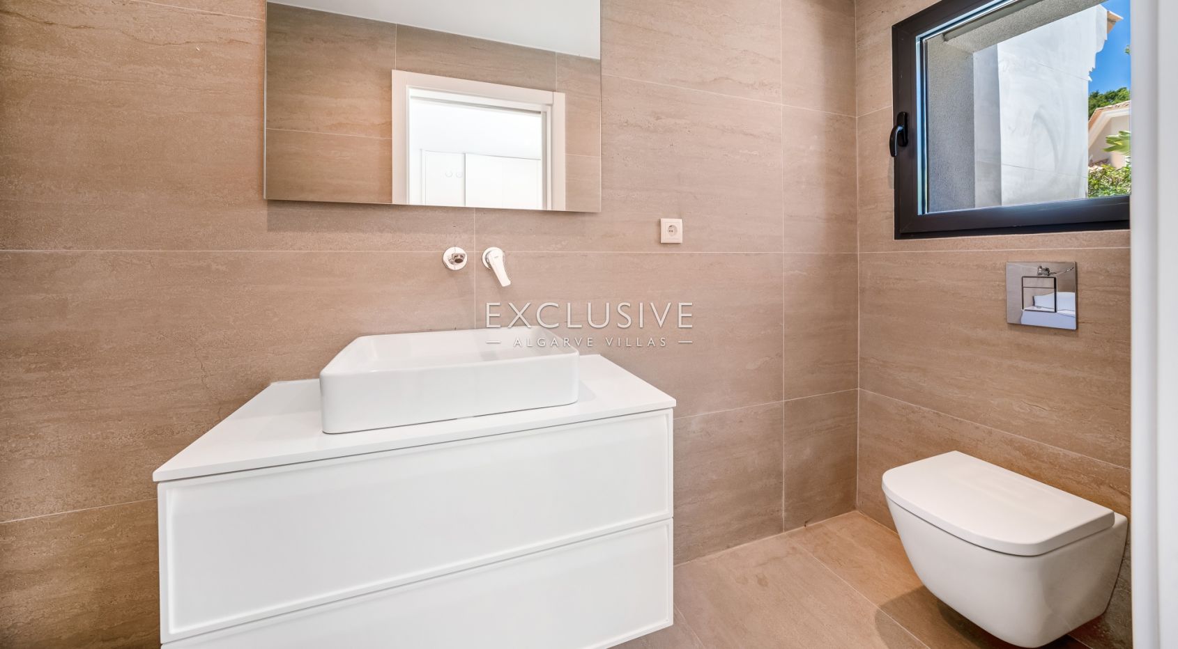 4-Bedroom Luxury Villa - Fully Renovated in Vilamoura