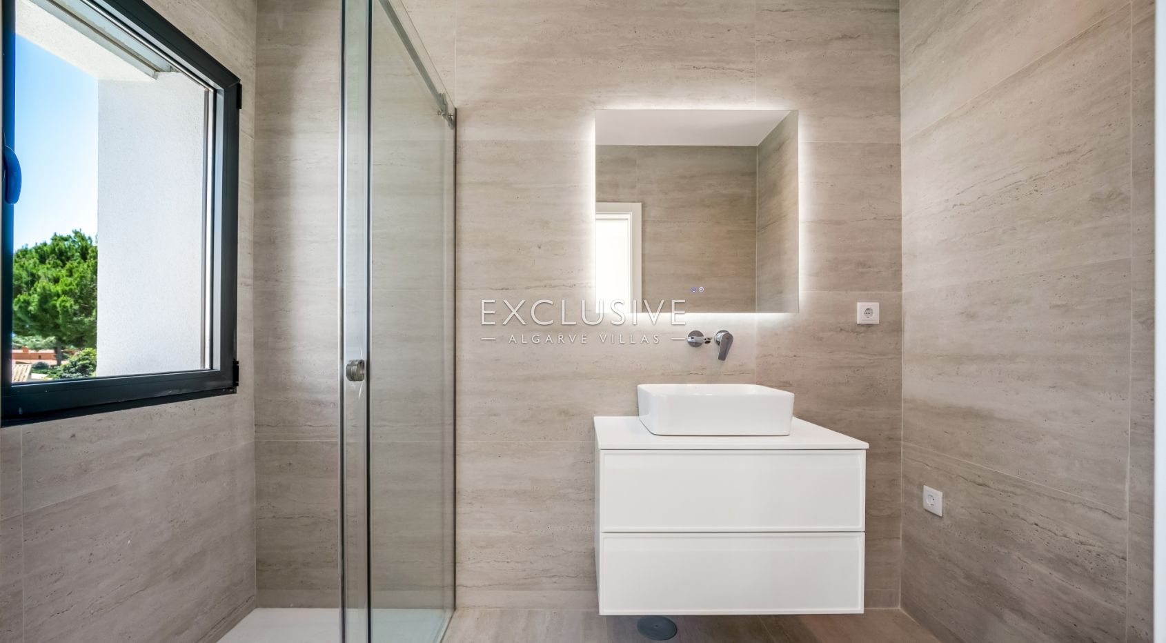 4-Bedroom Luxury Villa - Fully Renovated in Vilamoura