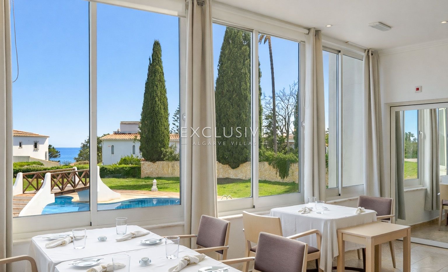 Restaurant mit Meerblick, Carvoeiro, Algarve