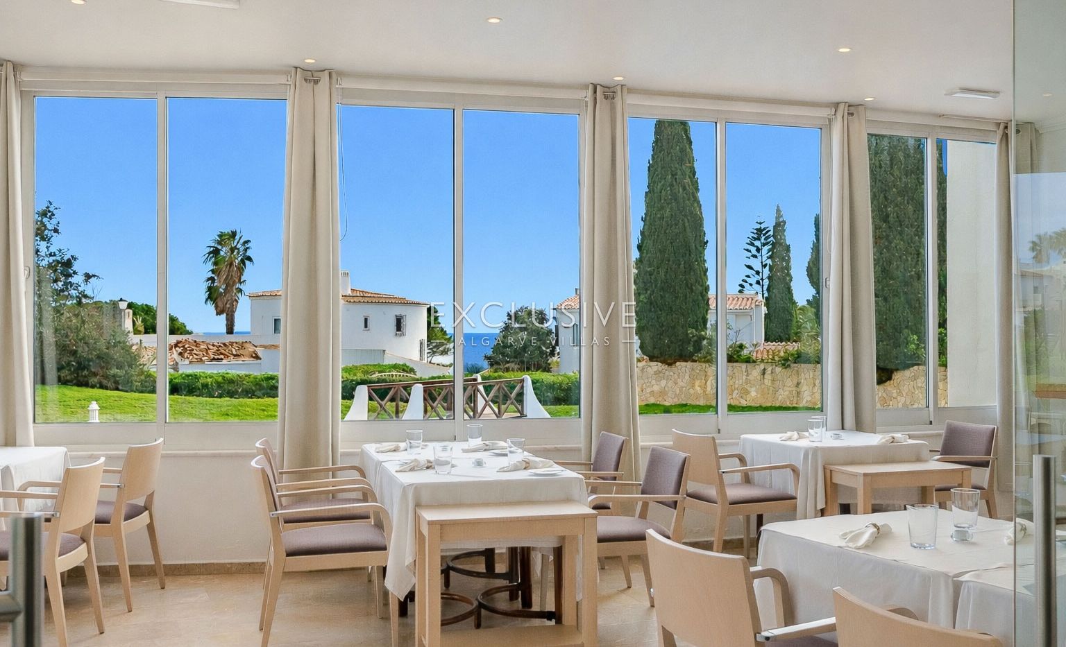 Restaurant mit Meerblick, Carvoeiro, Algarve