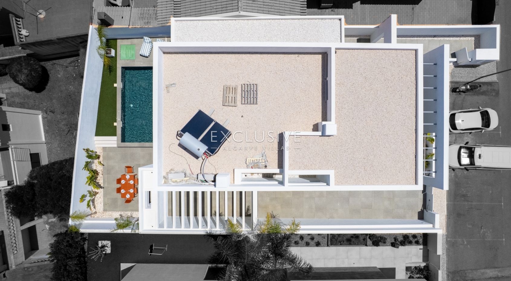 Moderne, brandneue Villa mit 4 Schlafzimmern in Lagos, 1,5 km vom Strand von Porto de M