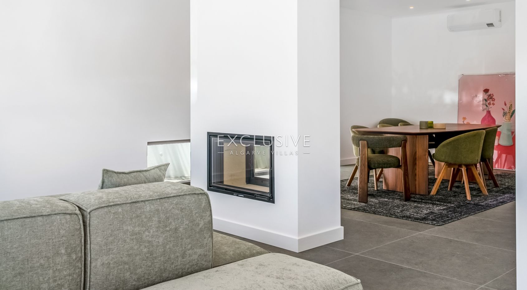 Moderne, brandneue Villa mit 4 Schlafzimmern in Lagos, 1,5 km vom Strand von Porto de M
