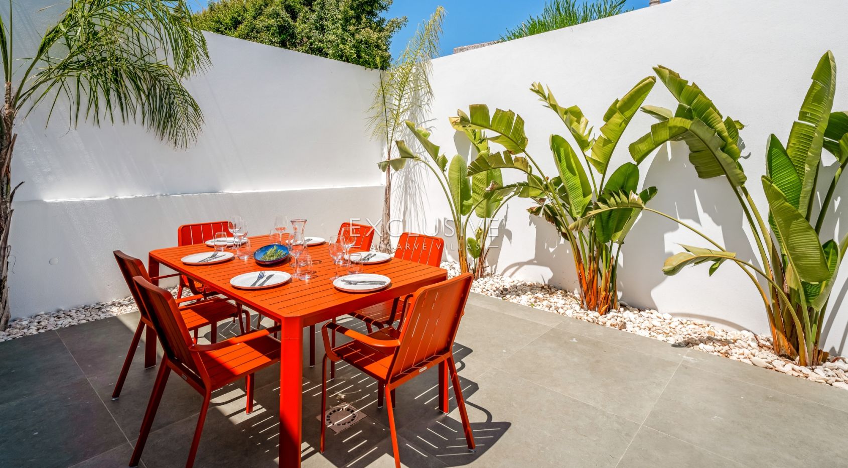 Moderne, brandneue Villa mit 4 Schlafzimmern in Lagos, 1,5 km vom Strand von Porto de M