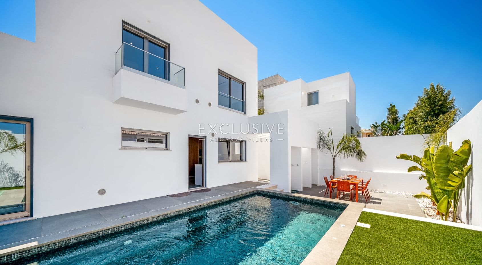 Moderne, brandneue Villa mit 4 Schlafzimmern in Lagos, 1,5 km vom Strand von Porto de M-1
