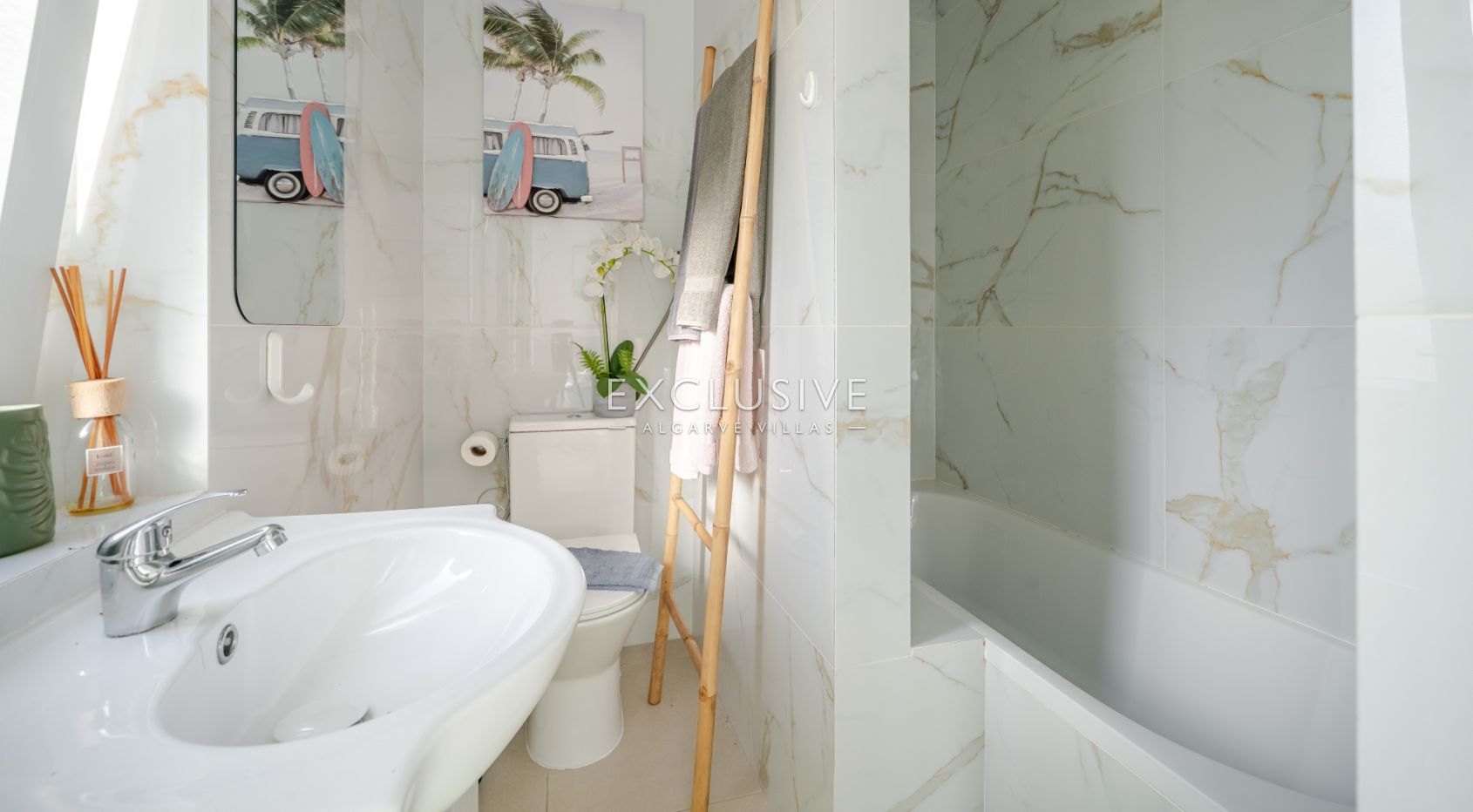 : Luxuriöse Villa mit Meerblick in Carvoeiro – 6 Schlafzimmer, Pool und Tennisplatz
