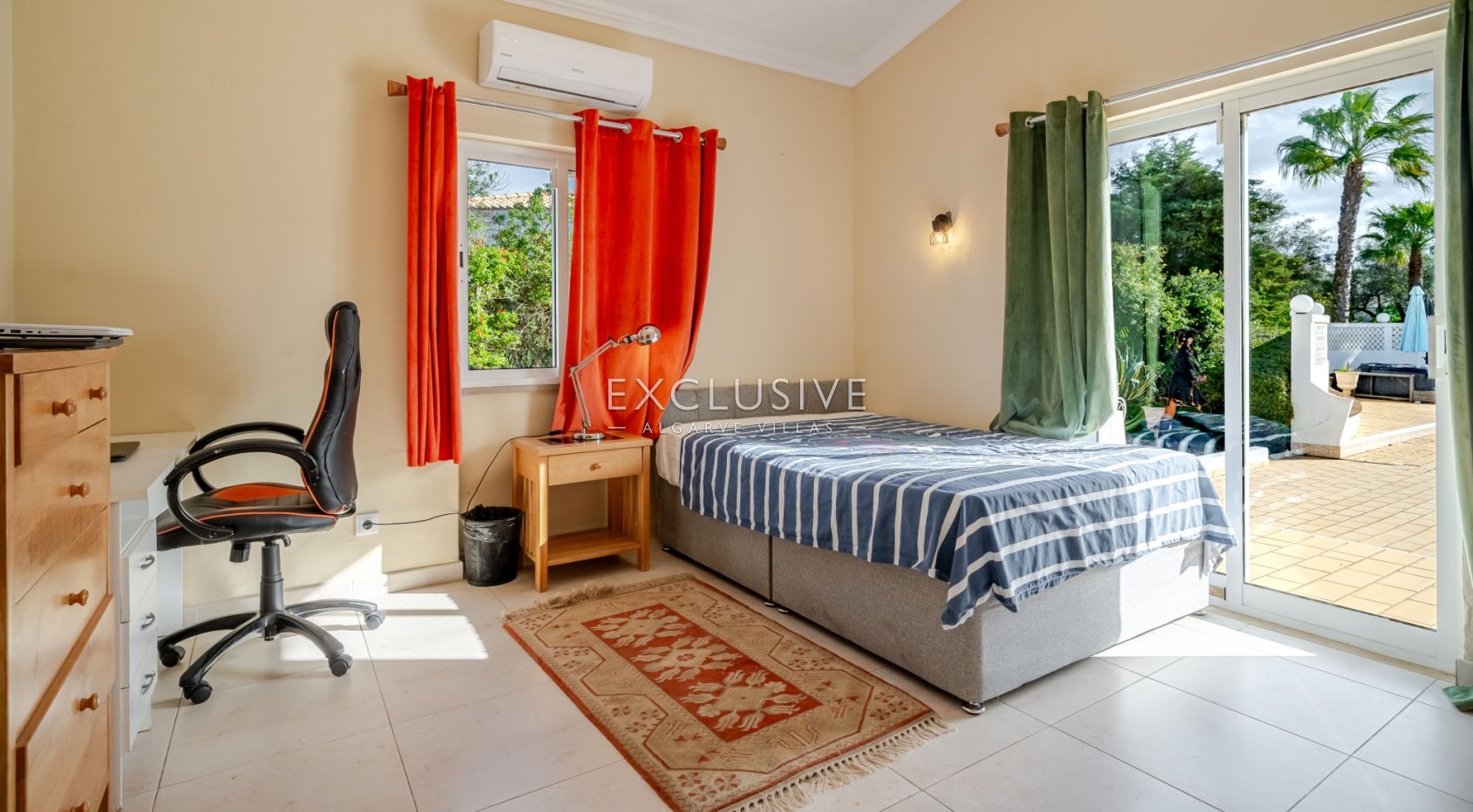 : Luxuriöse Villa mit Meerblick in Carvoeiro – 6 Schlafzimmer, Pool und Tennisplatz