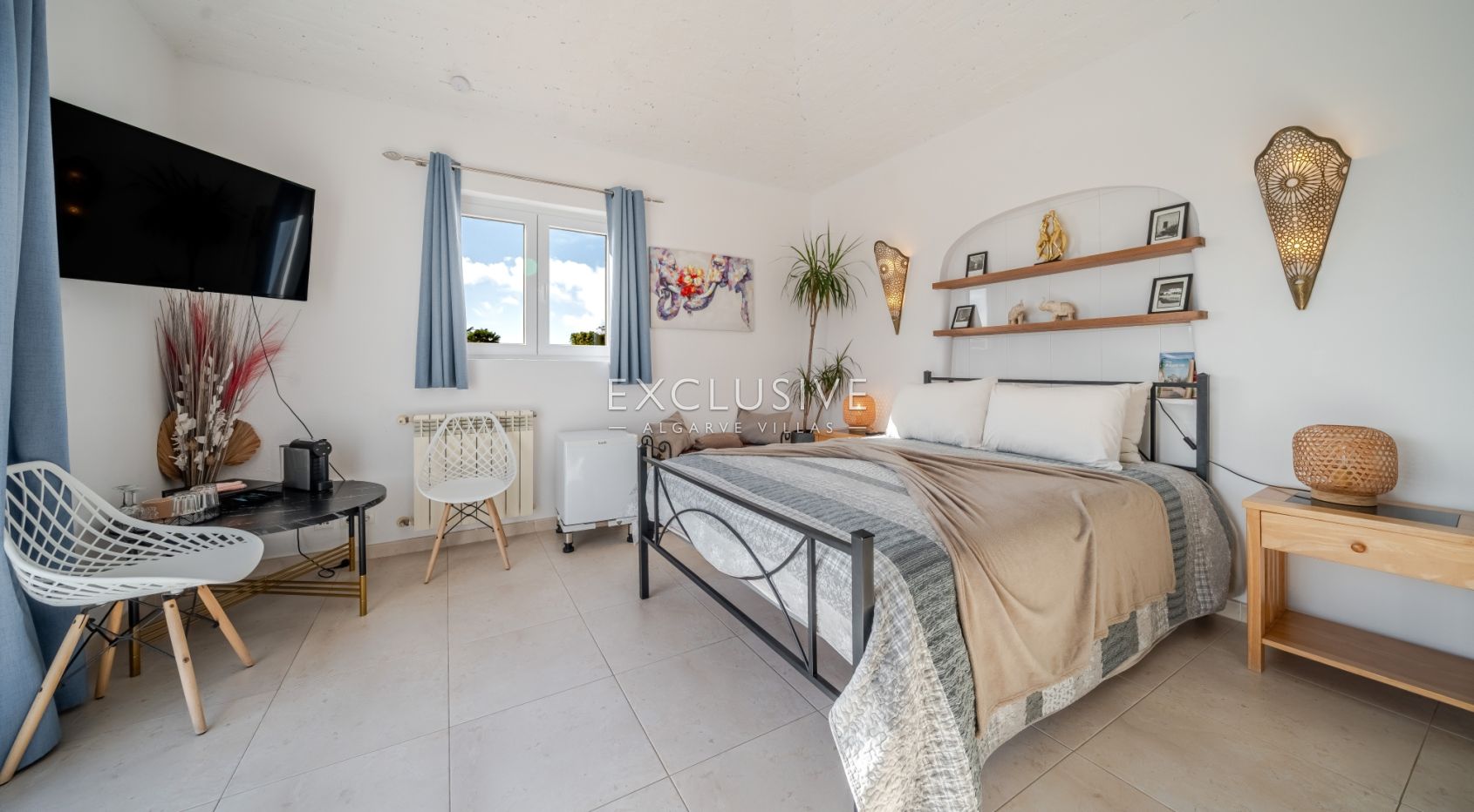 : Luxuriöse Villa mit Meerblick in Carvoeiro – 6 Schlafzimmer, Pool und Tennisplatz