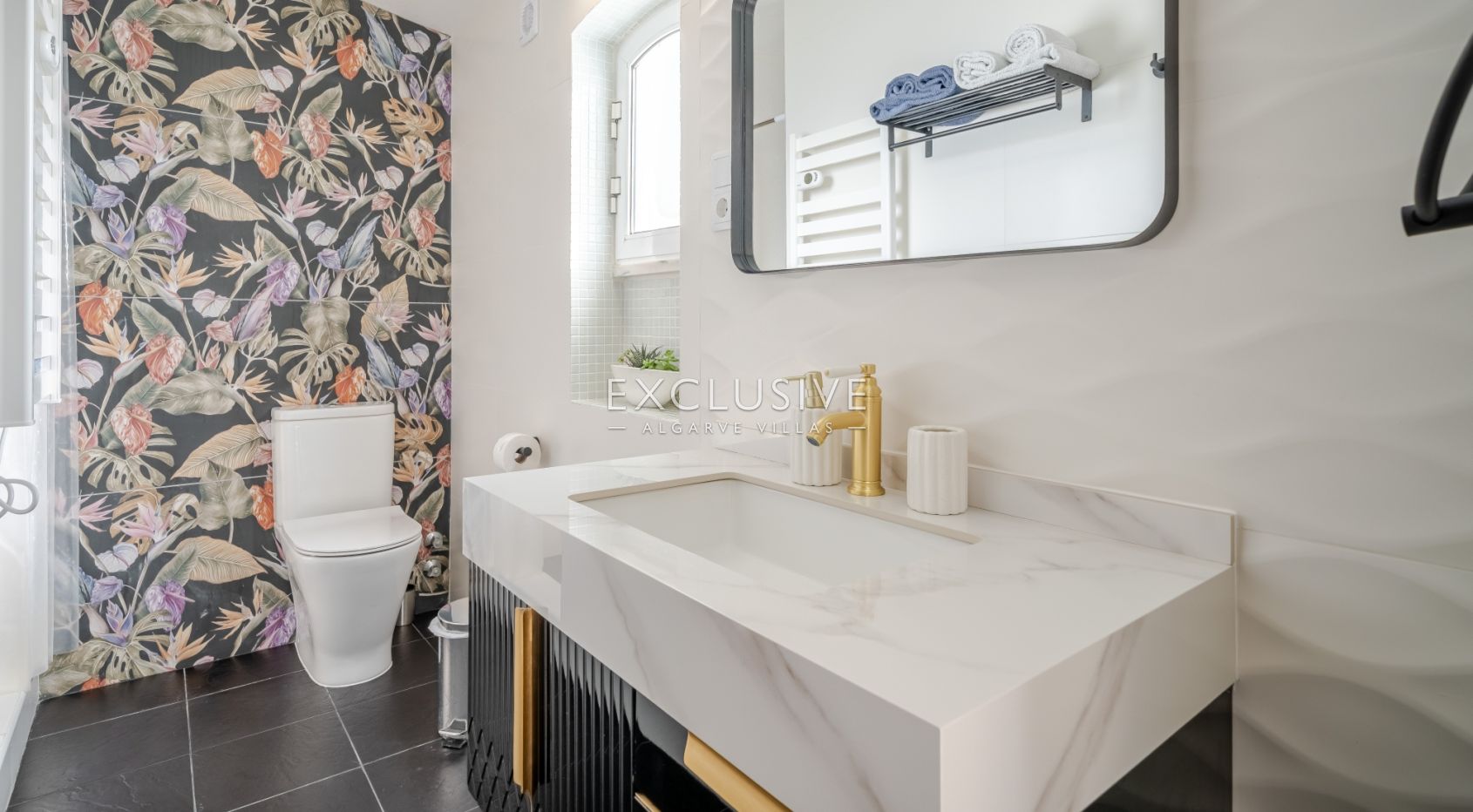 : Luxuriöse Villa mit Meerblick in Carvoeiro – 6 Schlafzimmer, Pool und Tennisplatz