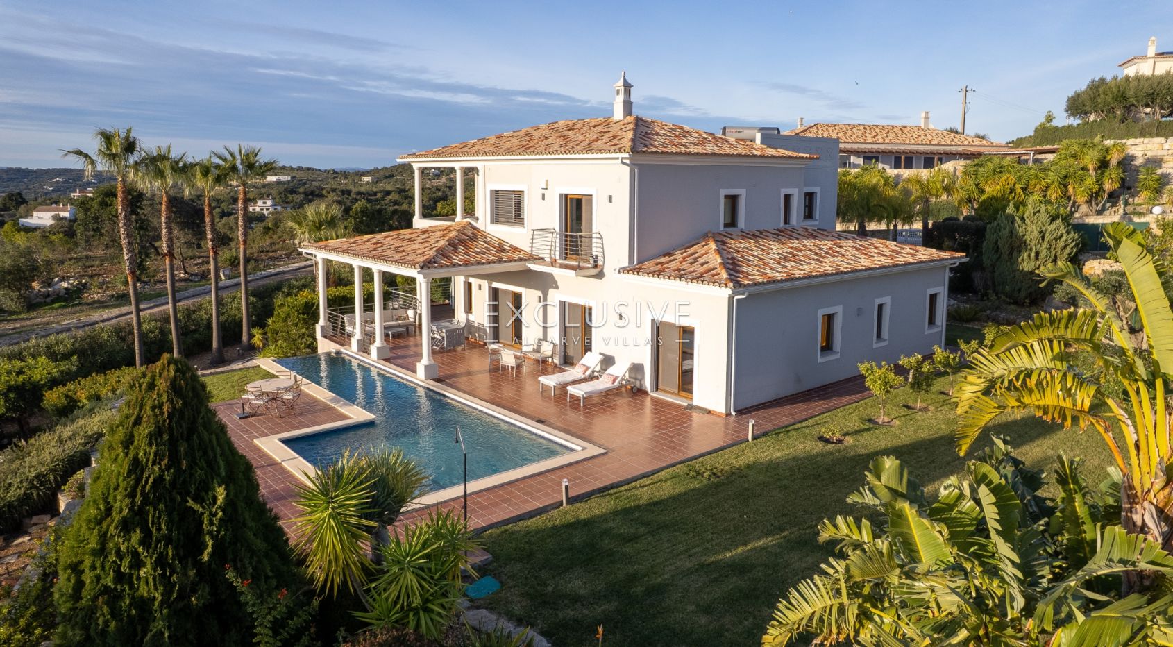Luxuriöse Villa mit 5 Schlafzimmern und Meerblick in der Nähe von Santa Barbara de Nexe
