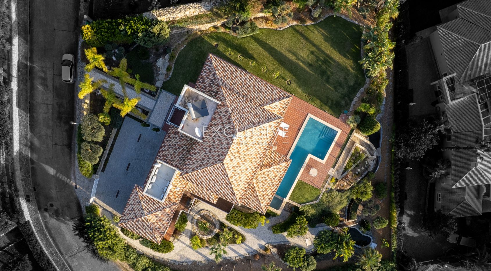Luxuriöse Villa mit 5 Schlafzimmern und Meerblick in der Nähe von Santa Barbara de Nexe
