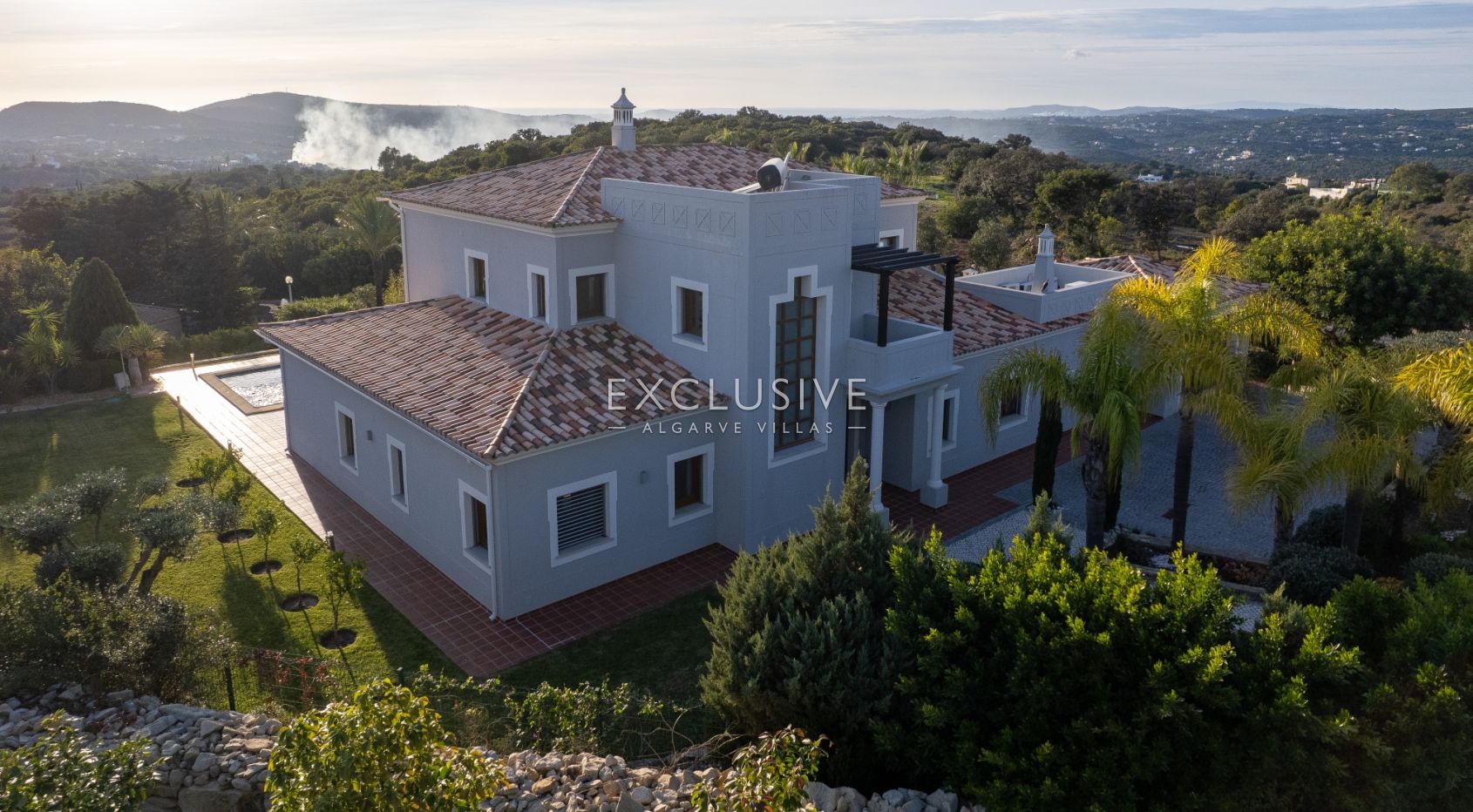 Luxuriöse Villa mit 5 Schlafzimmern und Meerblick in der Nähe von Santa Barbara de Nexe