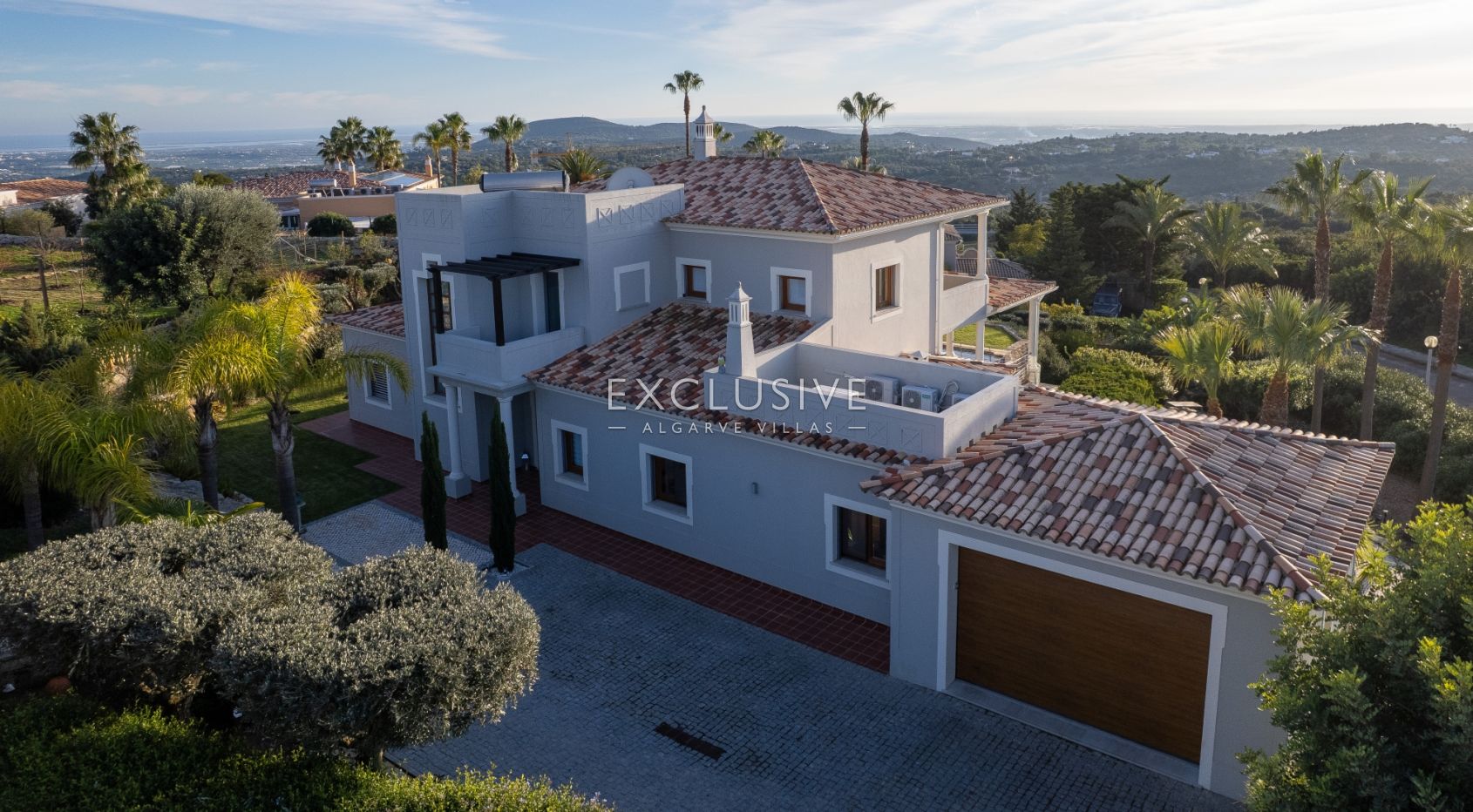 Luxuriöse Villa mit 5 Schlafzimmern und Meerblick in der Nähe von Santa Barbara de Nexe
