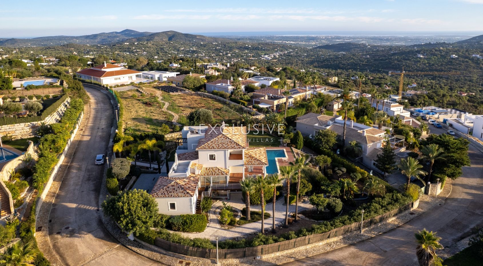 Luxuriöse Villa mit 5 Schlafzimmern und Meerblick in der Nähe von Santa Barbara de Nexe