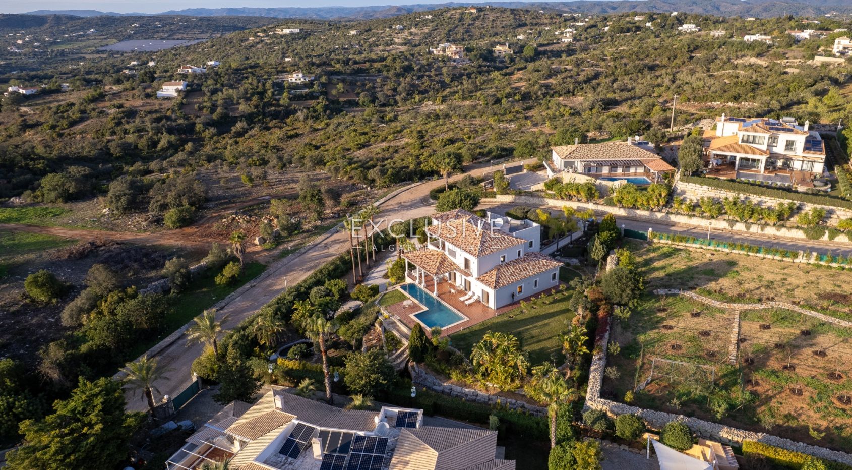 Luxuriöse Villa mit 5 Schlafzimmern und Meerblick in der Nähe von Santa Barbara de Nexe