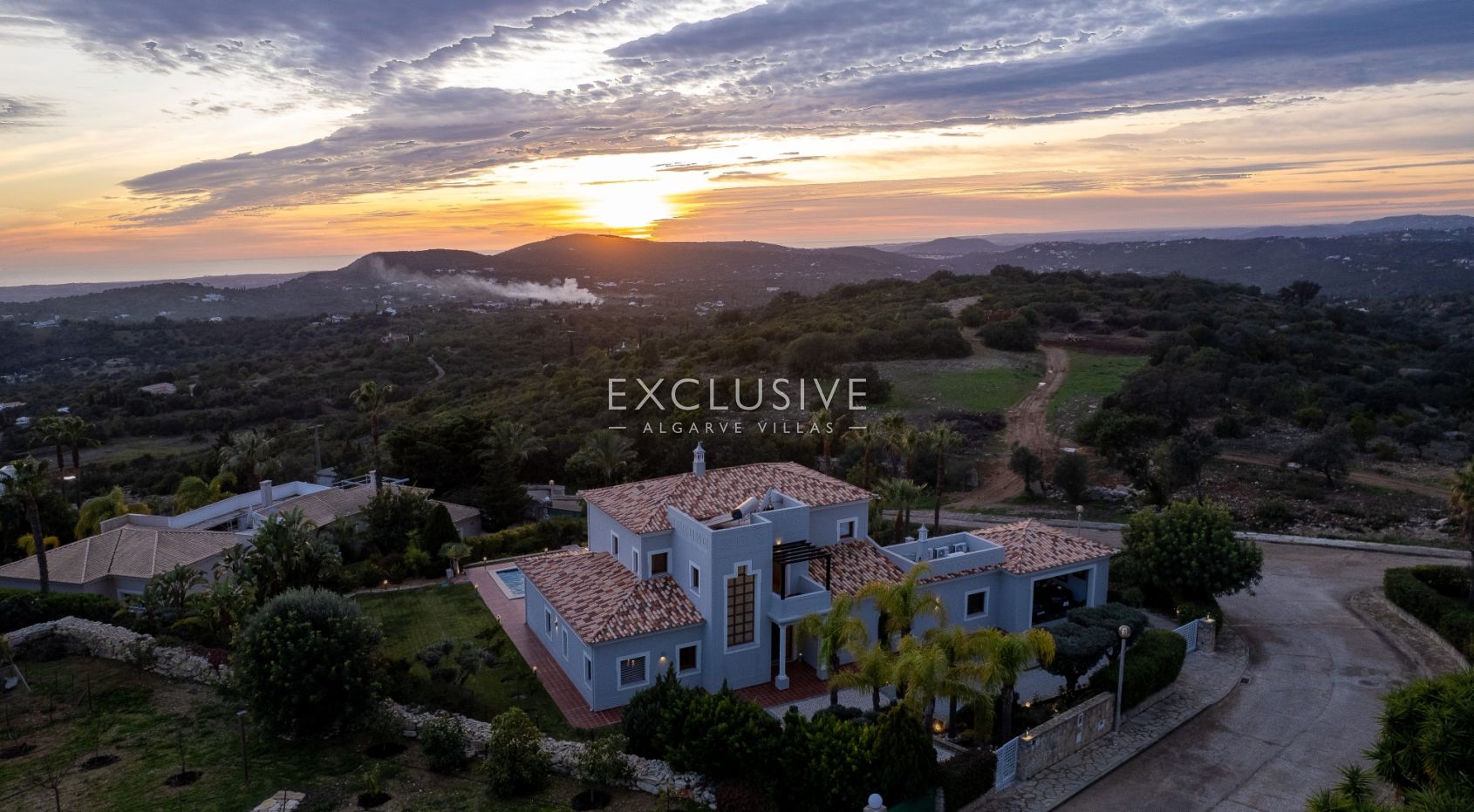 Luxuriöse Villa mit 5 Schlafzimmern und Meerblick in der Nähe von Santa Barbara de Nexe
