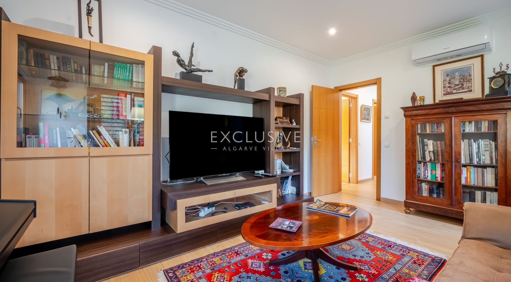 Luxuriöse Villa mit 5 Schlafzimmern und Meerblick in der Nähe von Santa Barbara de Nexe