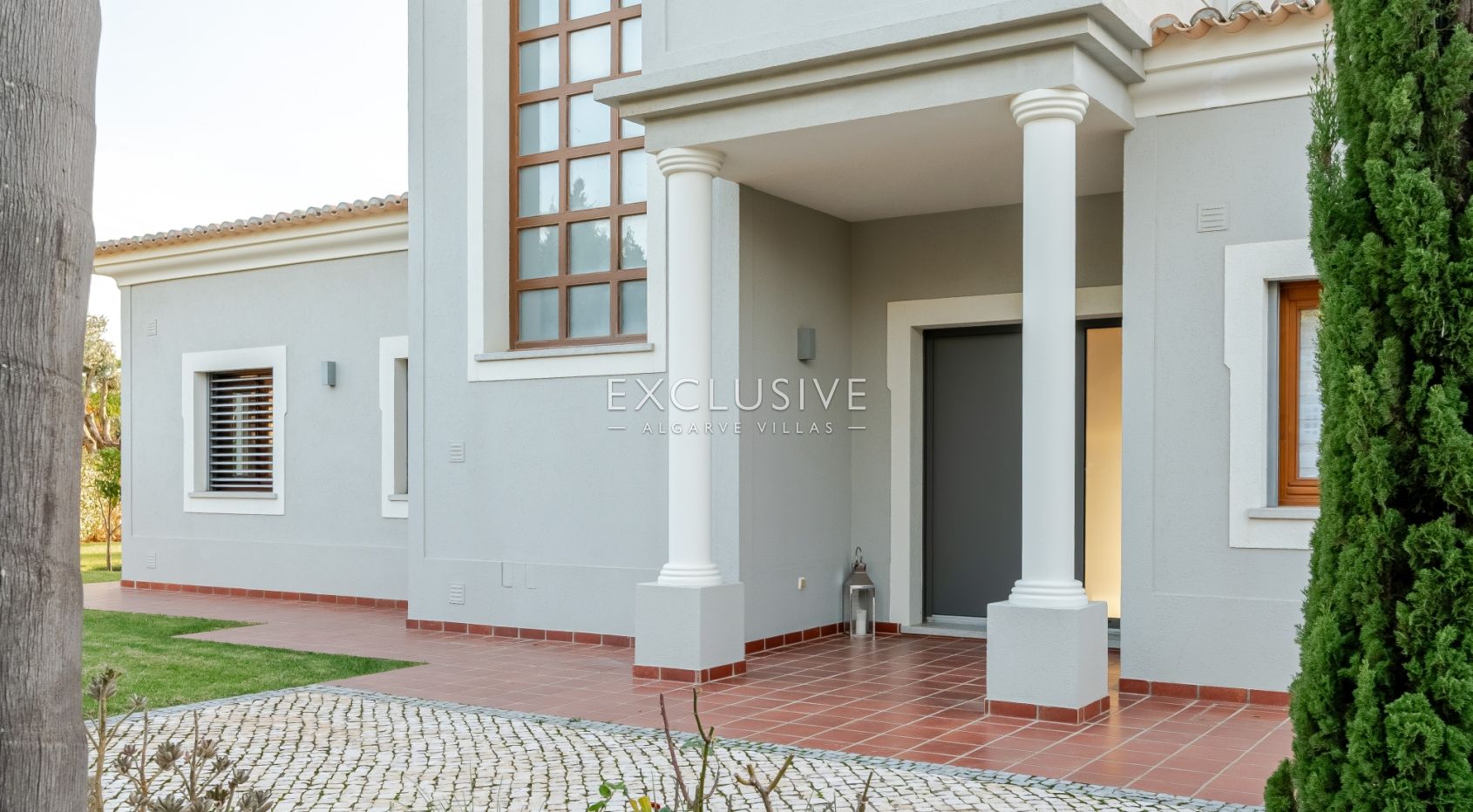 Luxuriöse Villa mit 5 Schlafzimmern und Meerblick in der Nähe von Santa Barbara de Nexe