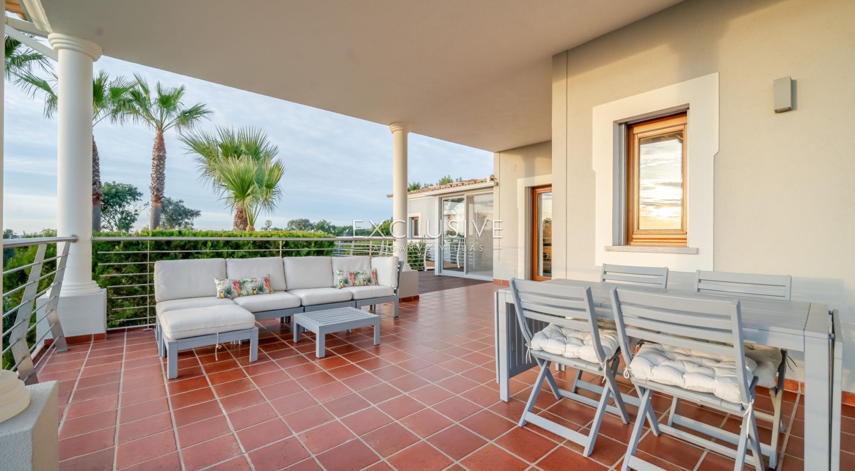 Luxuriöse Villa mit 5 Schlafzimmern und Meerblick in der Nähe von Santa Barbara de Nexe