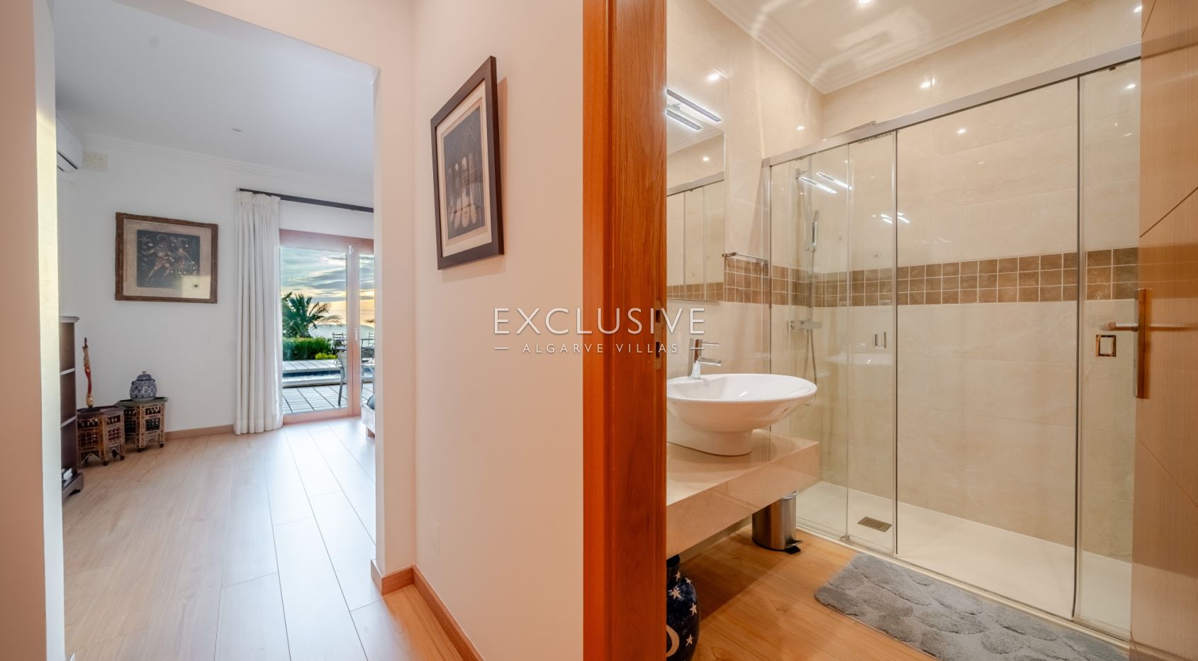 Luxuriöse Villa mit 5 Schlafzimmern und Meerblick in der Nähe von Santa Barbara de Nexe