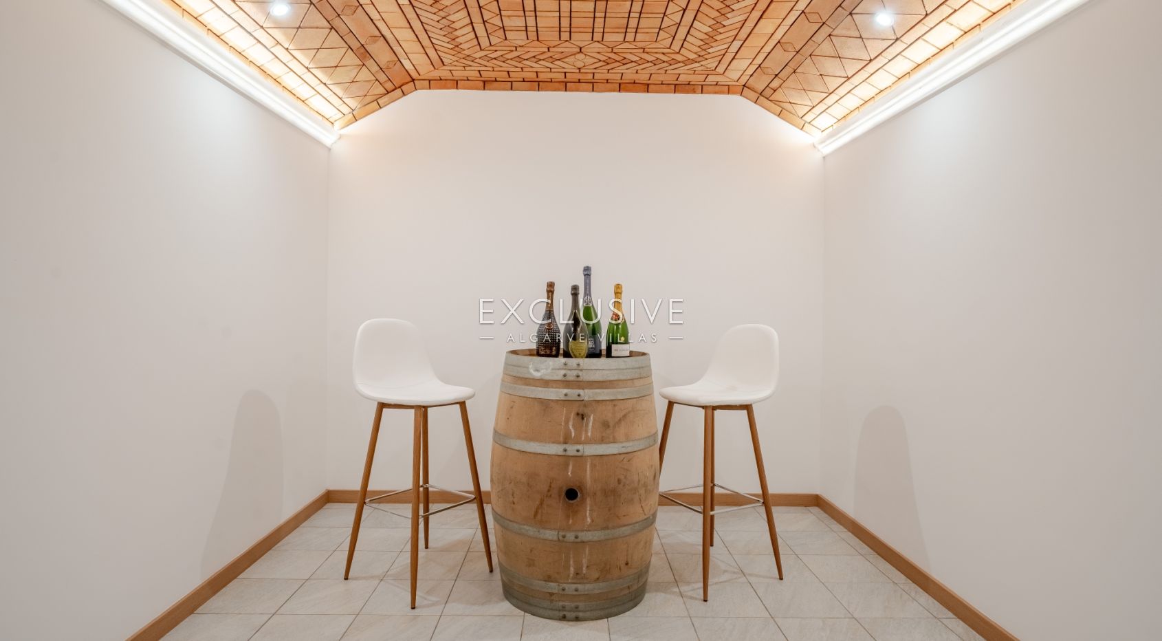 Luxuriöse Villa mit 5 Schlafzimmern und Meerblick in der Nähe von Santa Barbara de Nexe