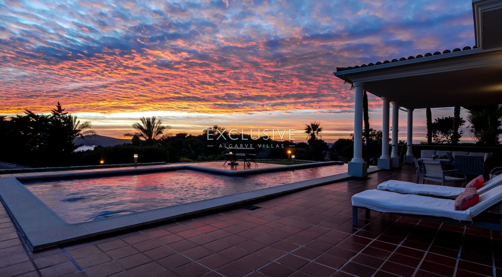 Luxuriöse Villa mit 5 Schlafzimmern und Meerblick in der Nähe von Santa Barbara de Nexe