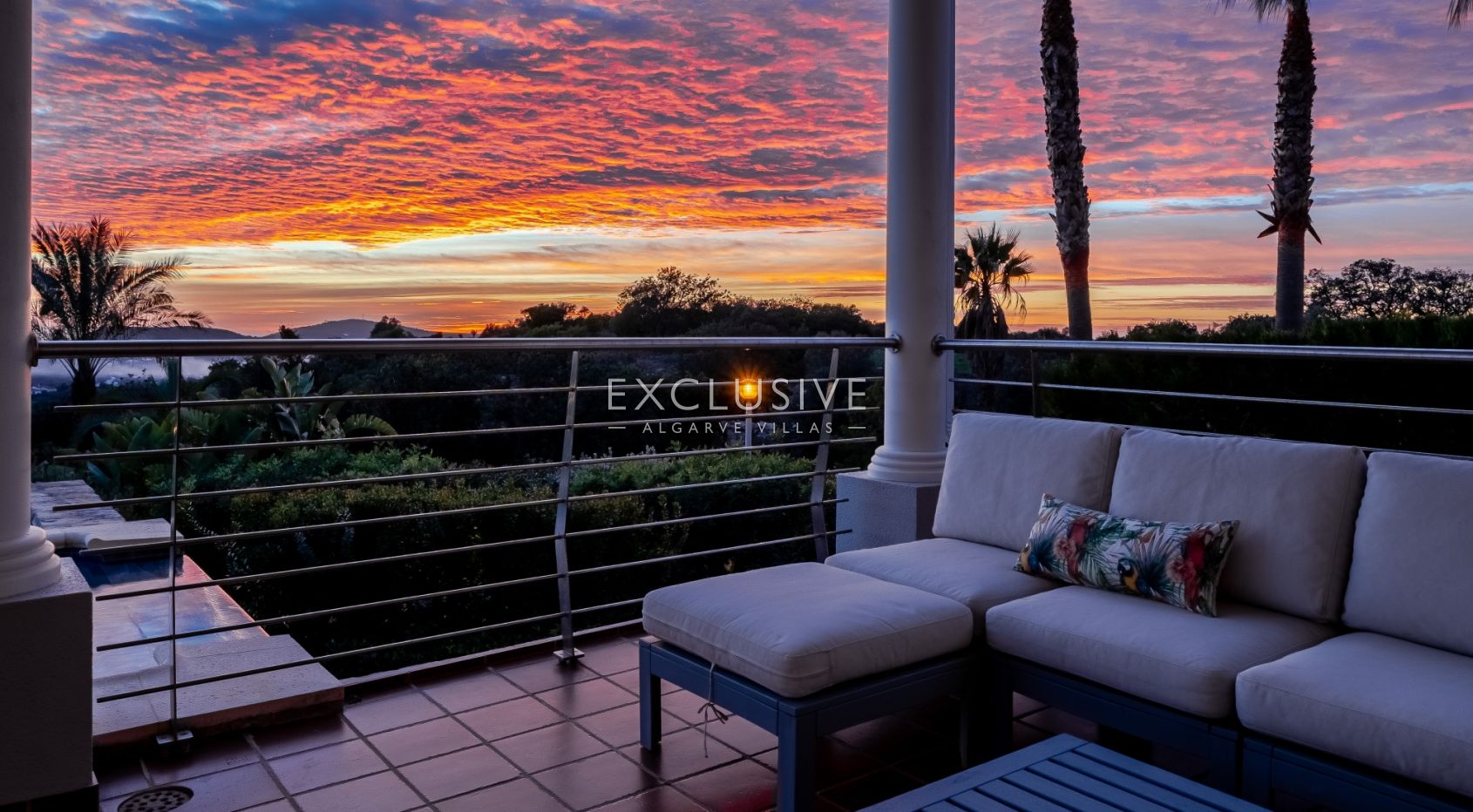 Luxuriöse Villa mit 5 Schlafzimmern und Meerblick in der Nähe von Santa Barbara de Nexe