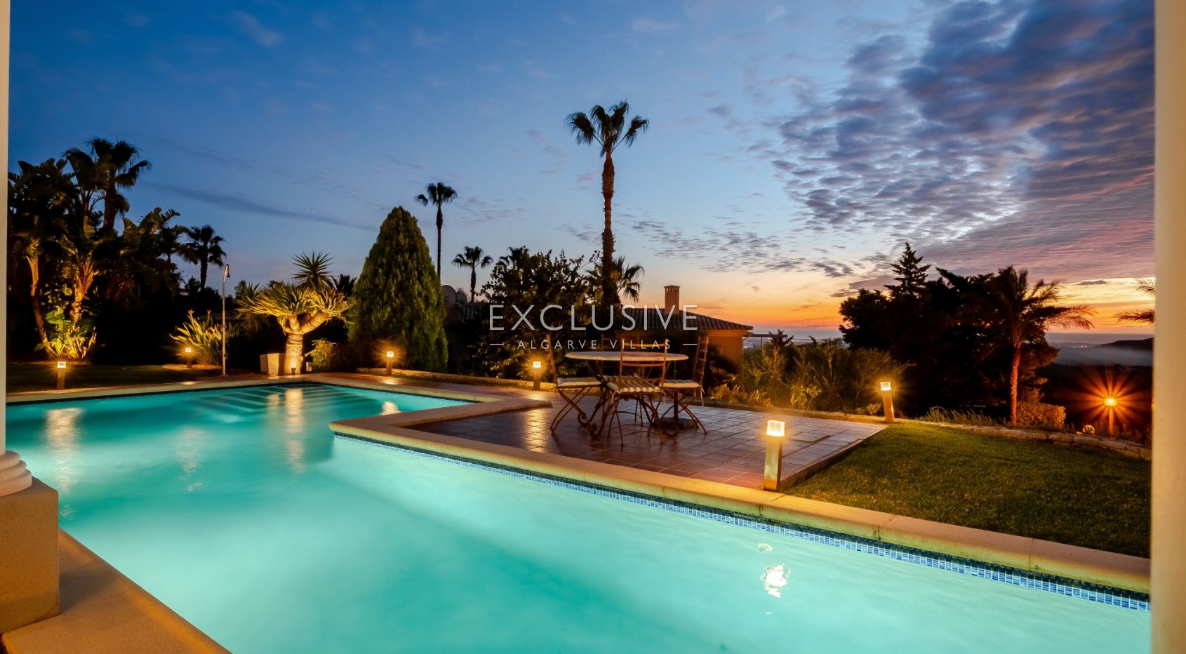 Luxuriöse Villa mit 5 Schlafzimmern und Meerblick in der Nähe von Santa Barbara de Nexe