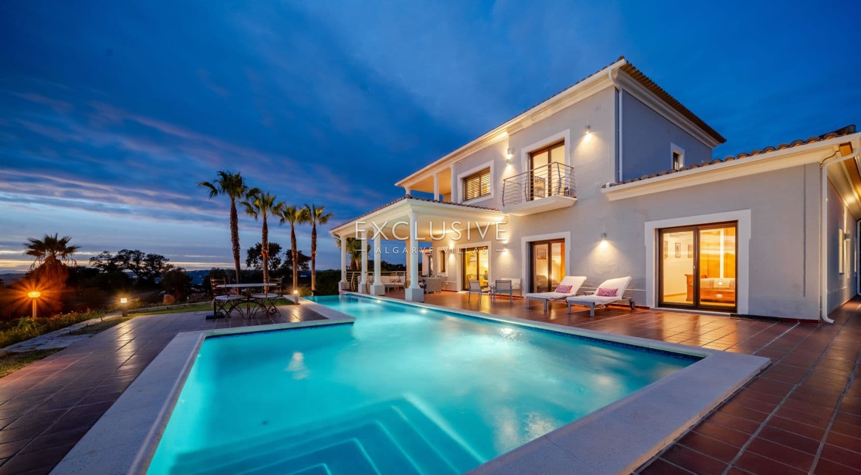 Luxuriöse Villa mit 5 Schlafzimmern und Meerblick in der Nähe von Santa Barbara de Nexe-2