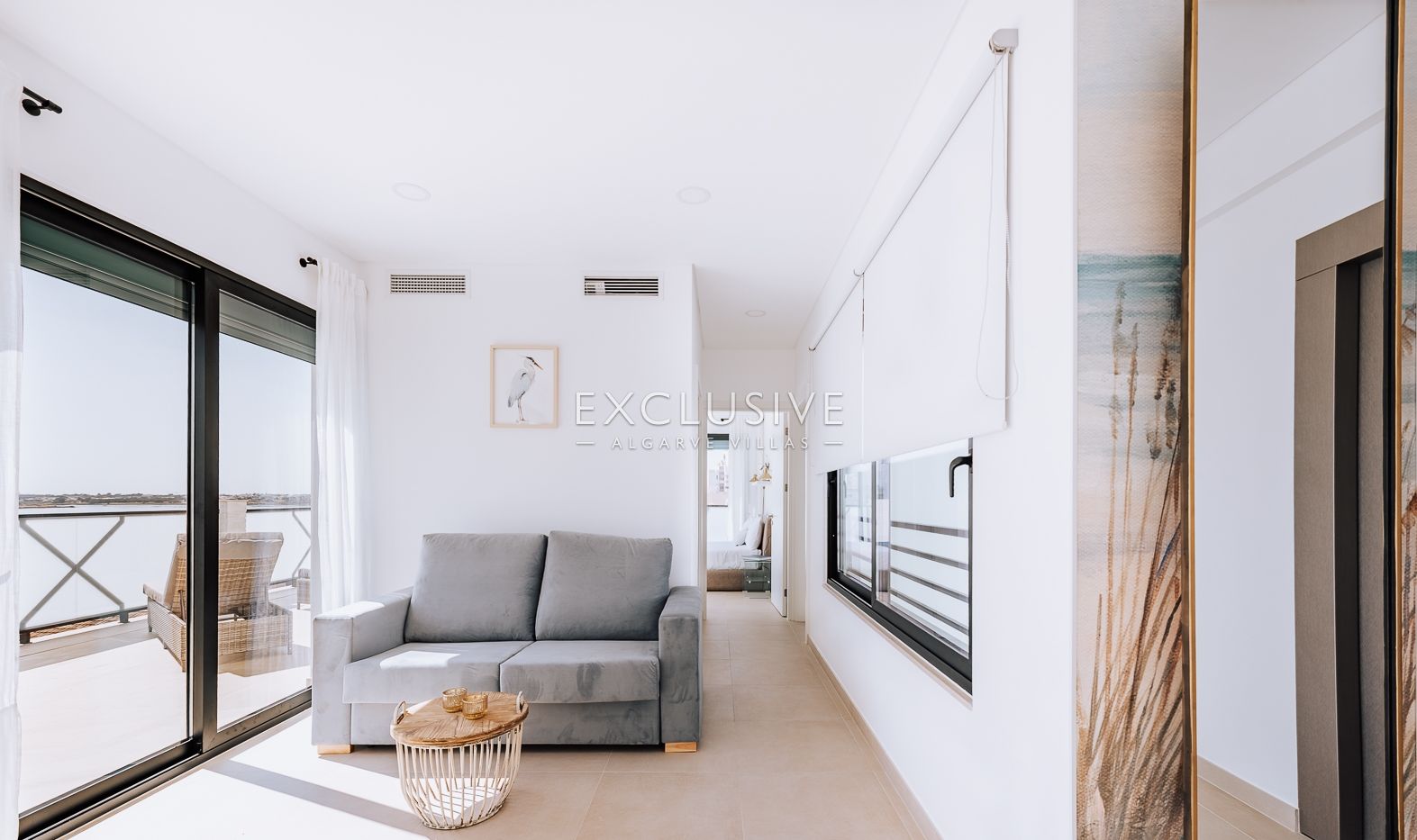 Sie ein luxuriöses Penthouse mit drei Schlafzimmern, privatem Pool und Blick auf die Ria Form