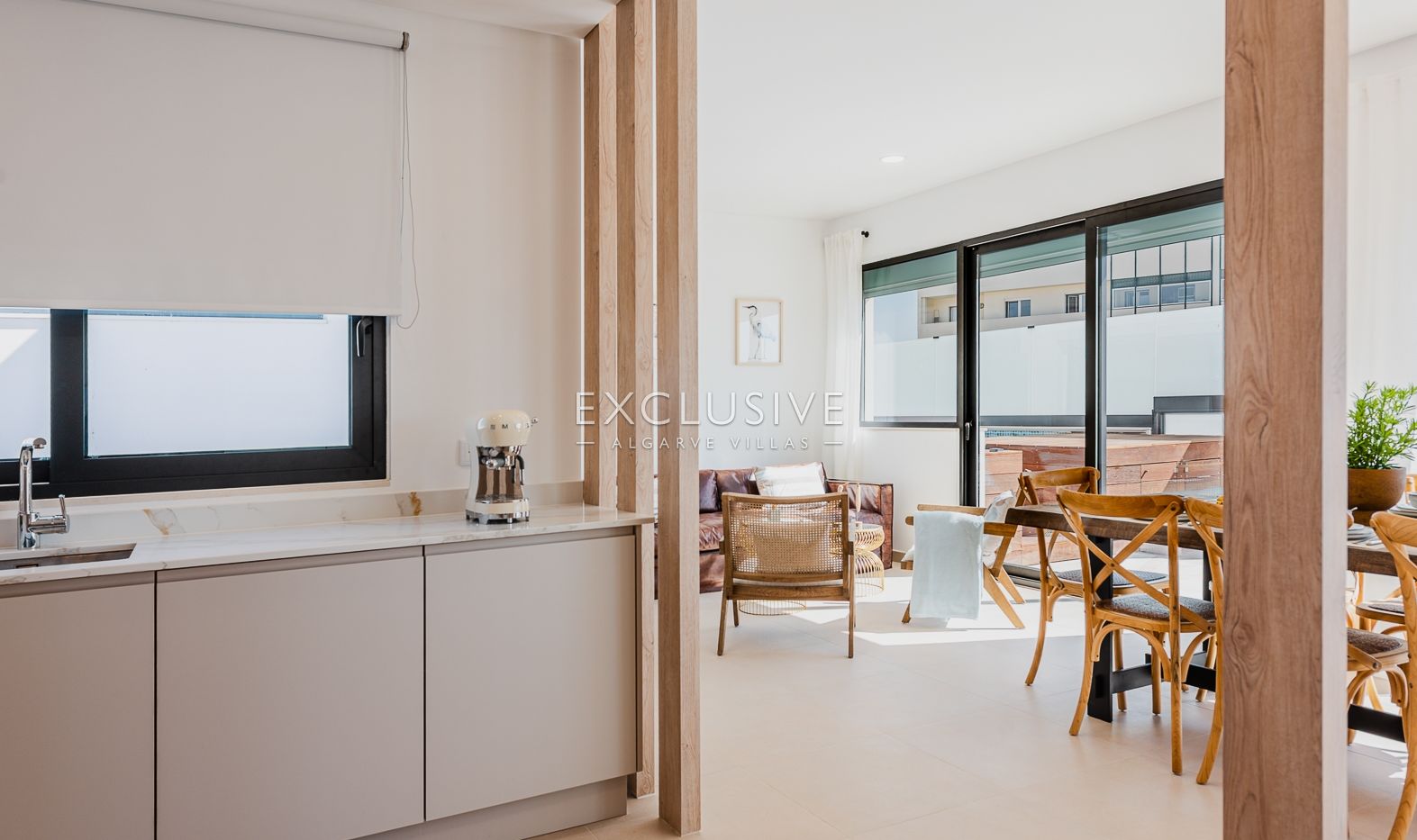Sie ein luxuriöses Penthouse mit drei Schlafzimmern, privatem Pool und Blick auf die Ria Form