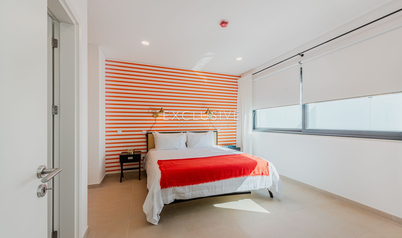 Sie ein luxuriöses Penthouse mit drei Schlafzimmern, privatem Pool und Blick auf die Ria Form