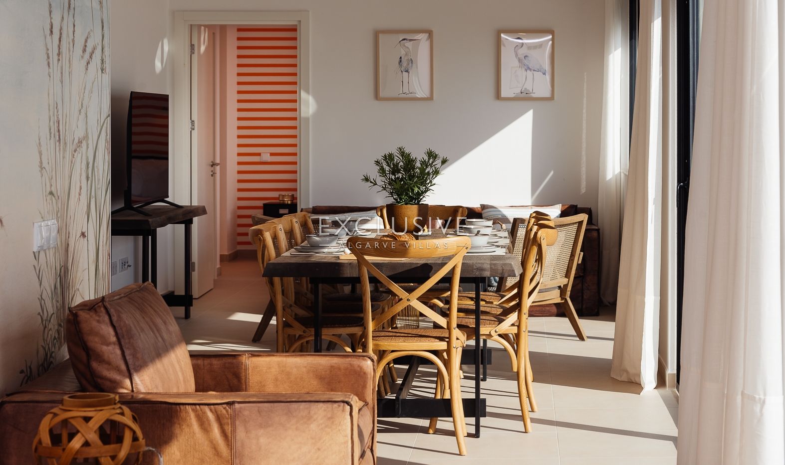 Sie ein luxuriöses Penthouse mit drei Schlafzimmern, privatem Pool und Blick auf die Ria Form