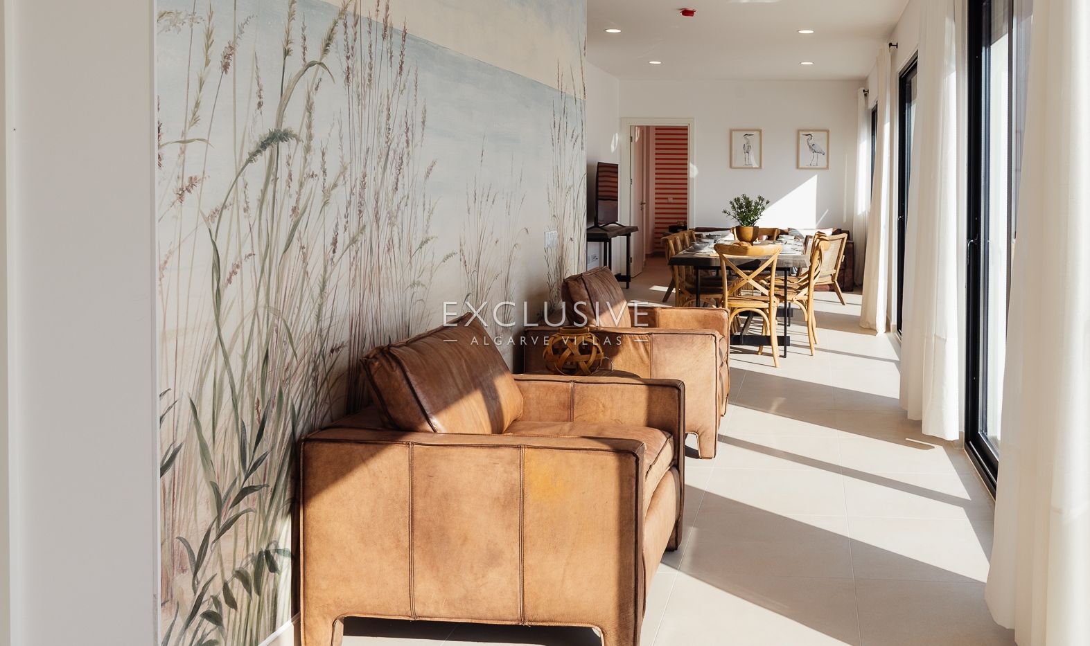 Sie ein luxuriöses Penthouse mit drei Schlafzimmern, privatem Pool und Blick auf die Ria Form