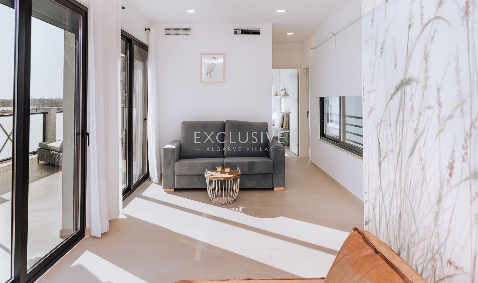 Sie ein luxuriöses Penthouse mit drei Schlafzimmern, privatem Pool und Blick auf die Ria Form