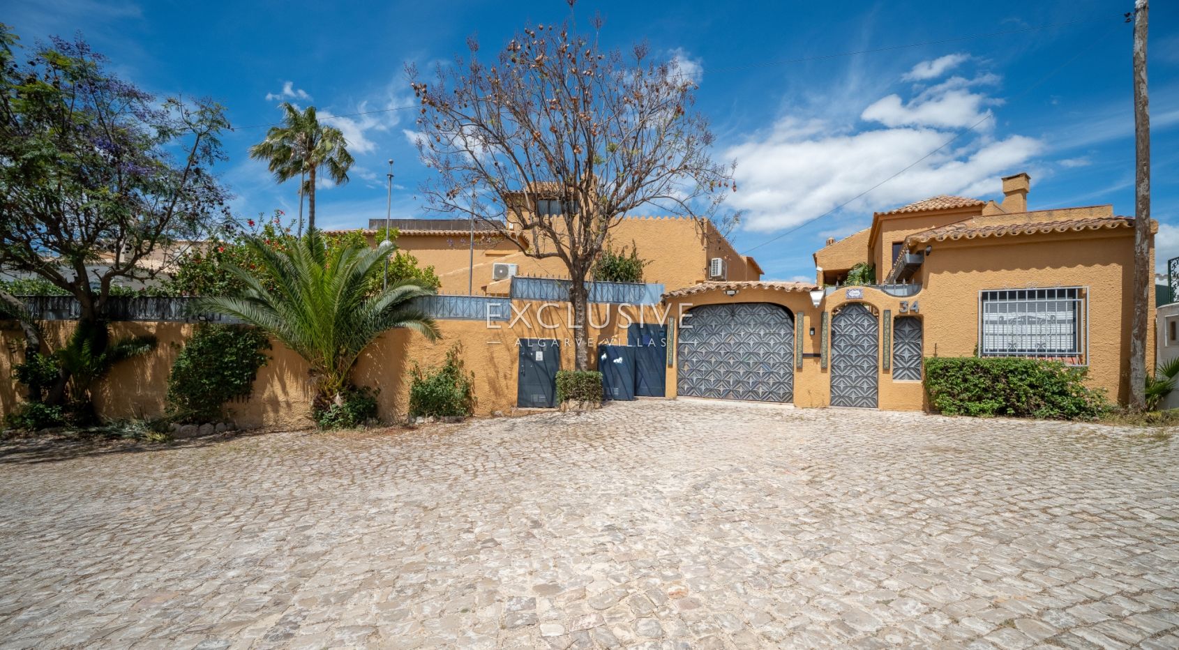 Sie eine 6+2-Schlafzimmer Residenz im Herzen der Algarve