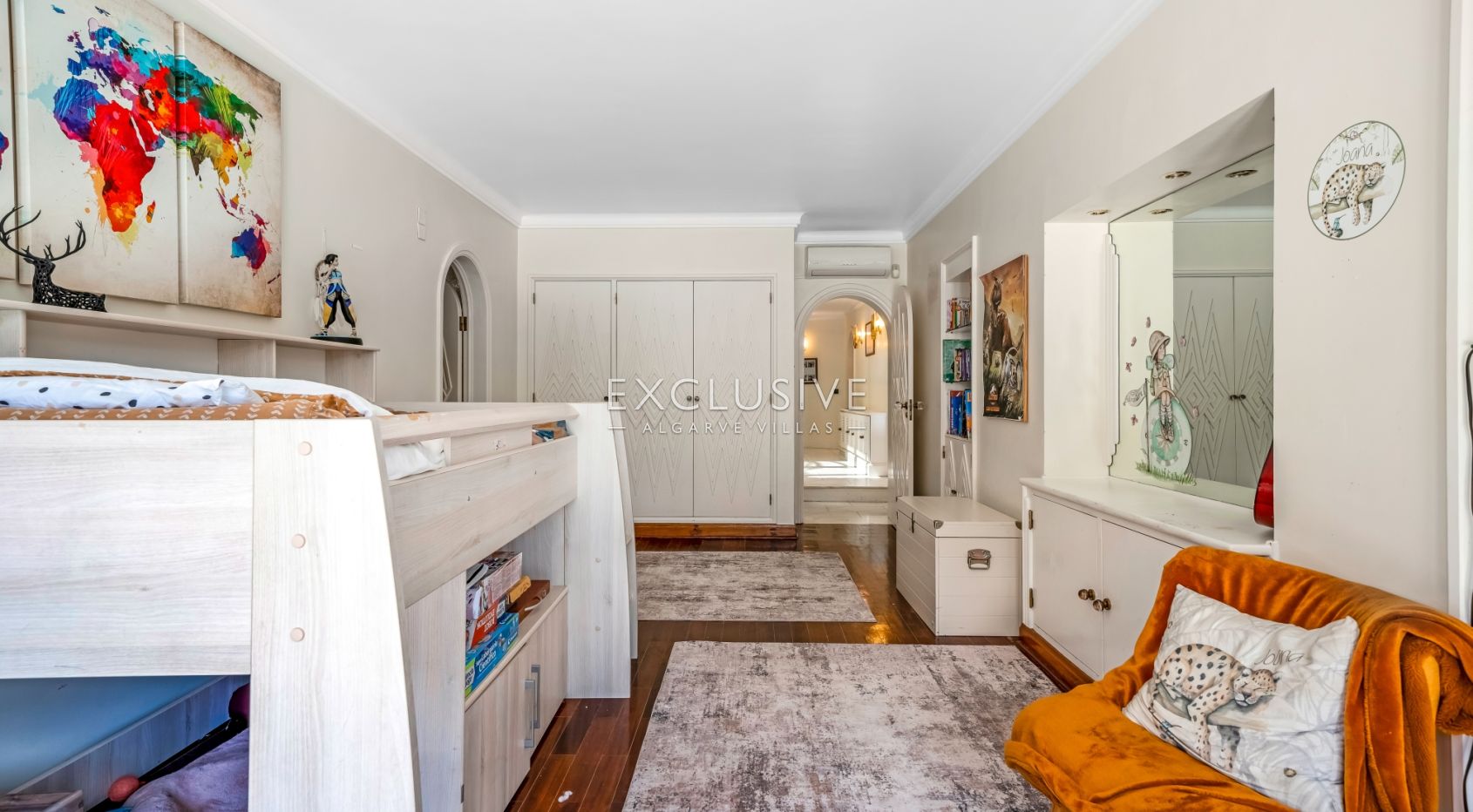 Sie eine 6+2-Schlafzimmer Residenz im Herzen der Algarve