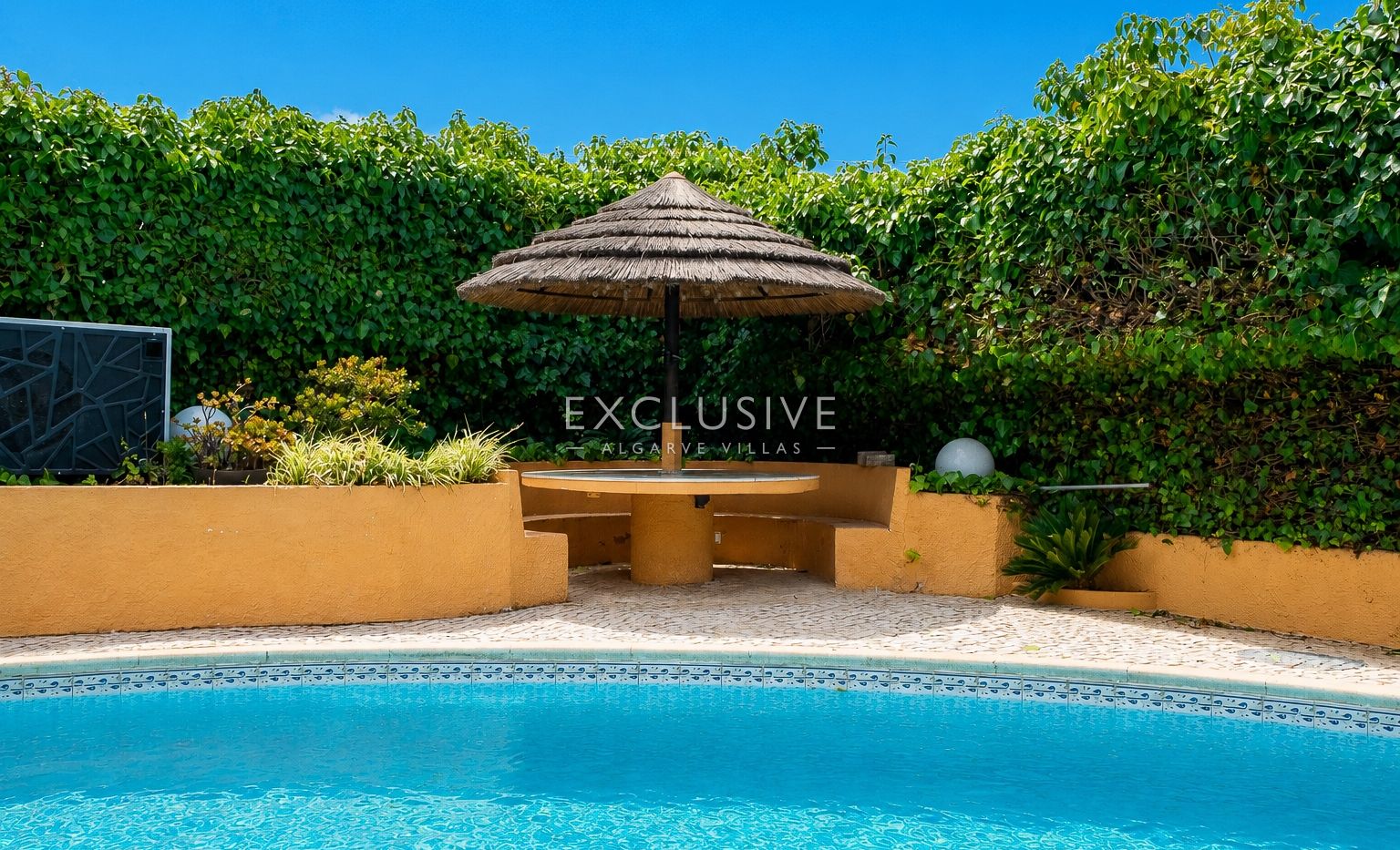 Sie eine 6+2-Schlafzimmer Residenz im Herzen der Algarve