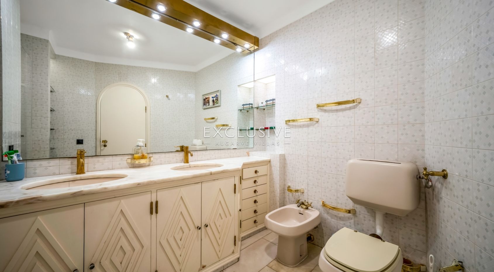 Sie eine 6+2-Schlafzimmer Residenz im Herzen der Algarve