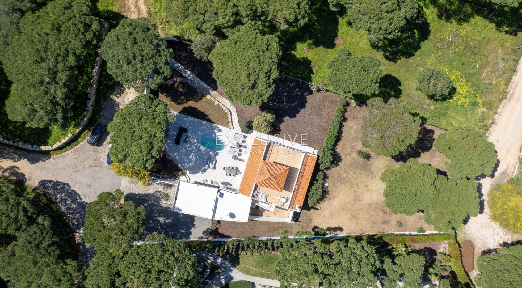Villa in Strandnähe in Quarteira, Goldenes Dreieck