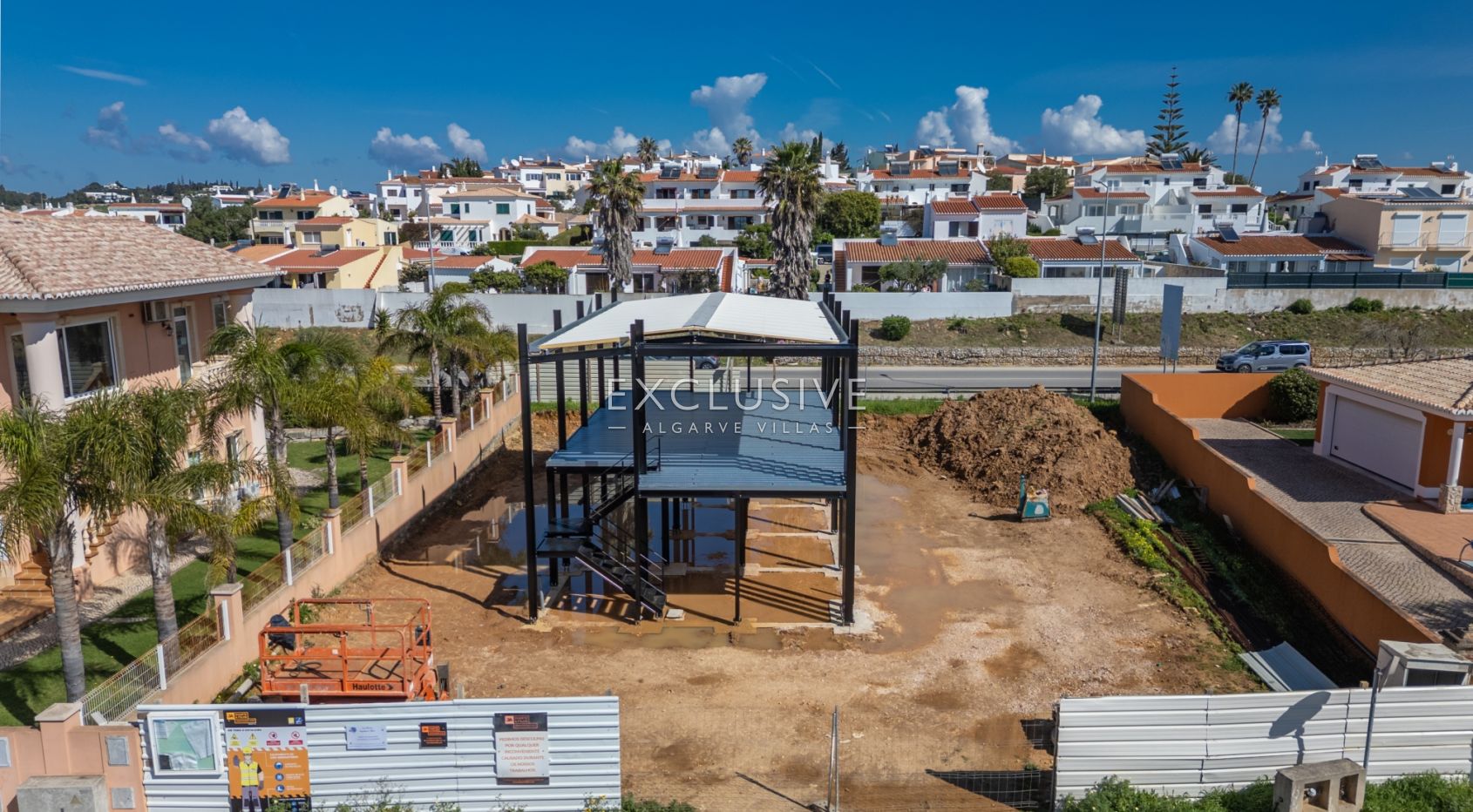 Neues modernes zweigeschossiges Geschäftsgebäude in Lagos, Westalgarve - Investitionsmöglichkeit