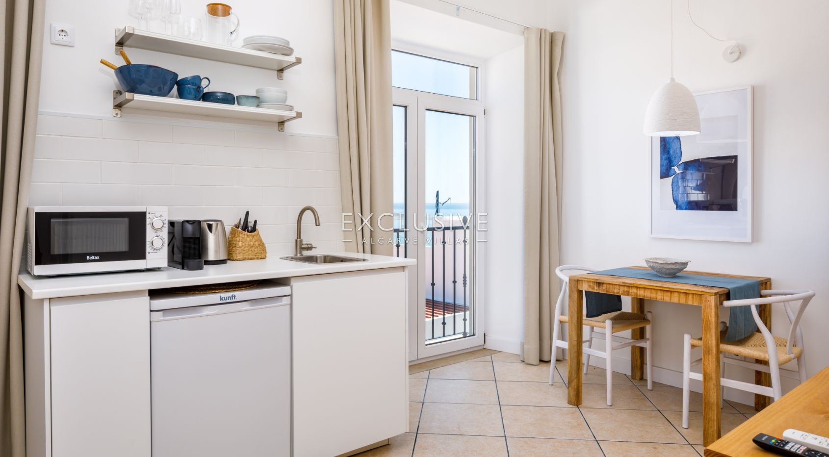 Investitionsmöglichkeit - 4 Strand-Studio-Apartments Praia do Carvoeiro, Algarve
